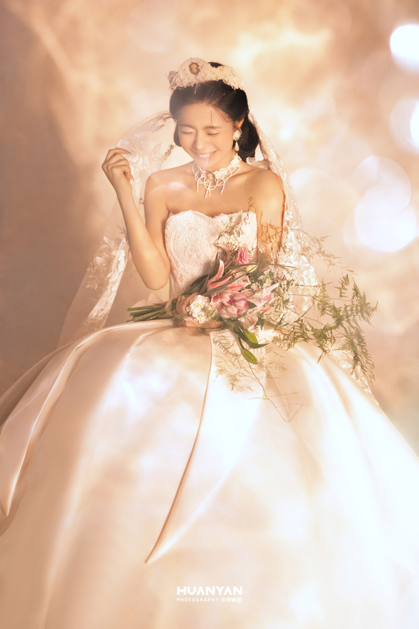 室内高级感风婚纱照实拍（鎏金纱影系列）