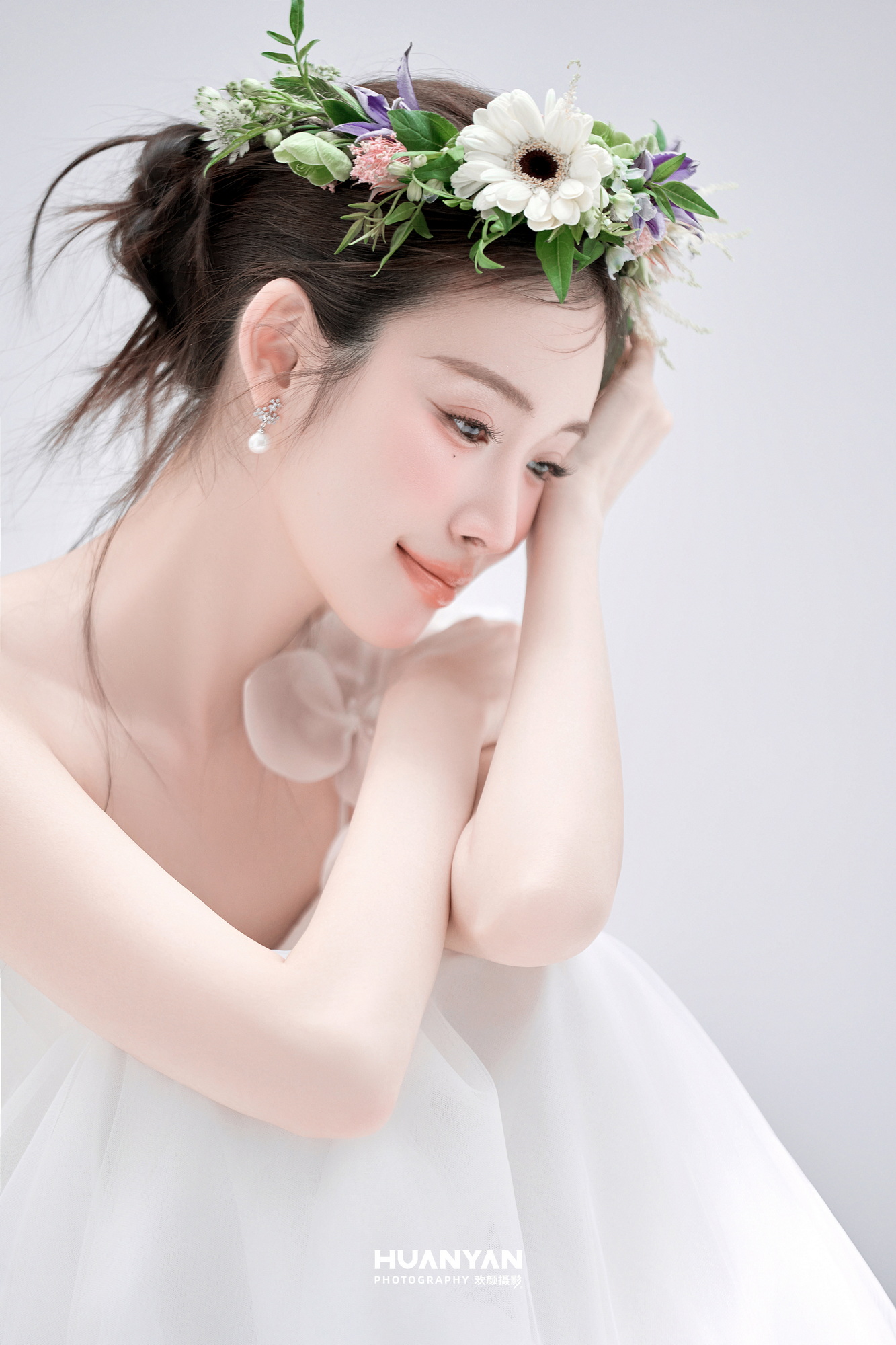 屿之誓：简约风婚纱照室内实拍