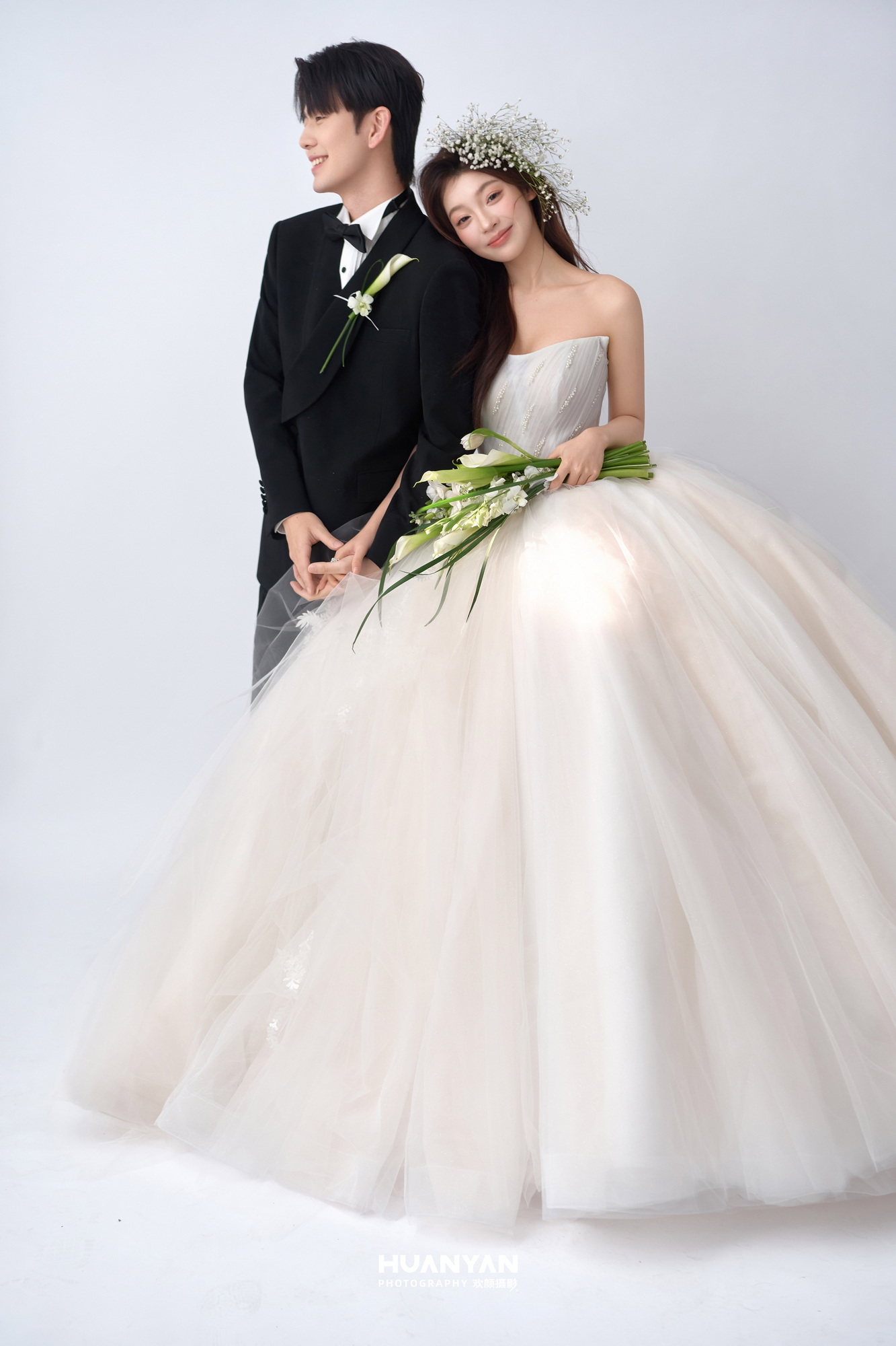 室内极简风婚纱照实拍（白纱与诗系列）