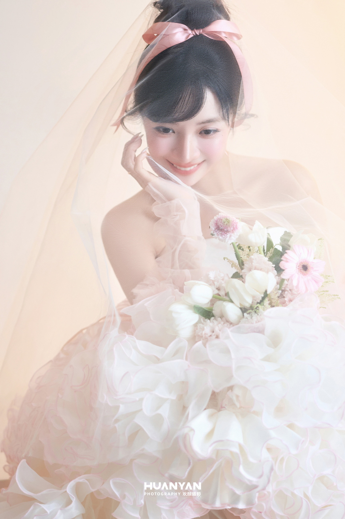 室内极简风婚纱照实拍（间白纱系列）