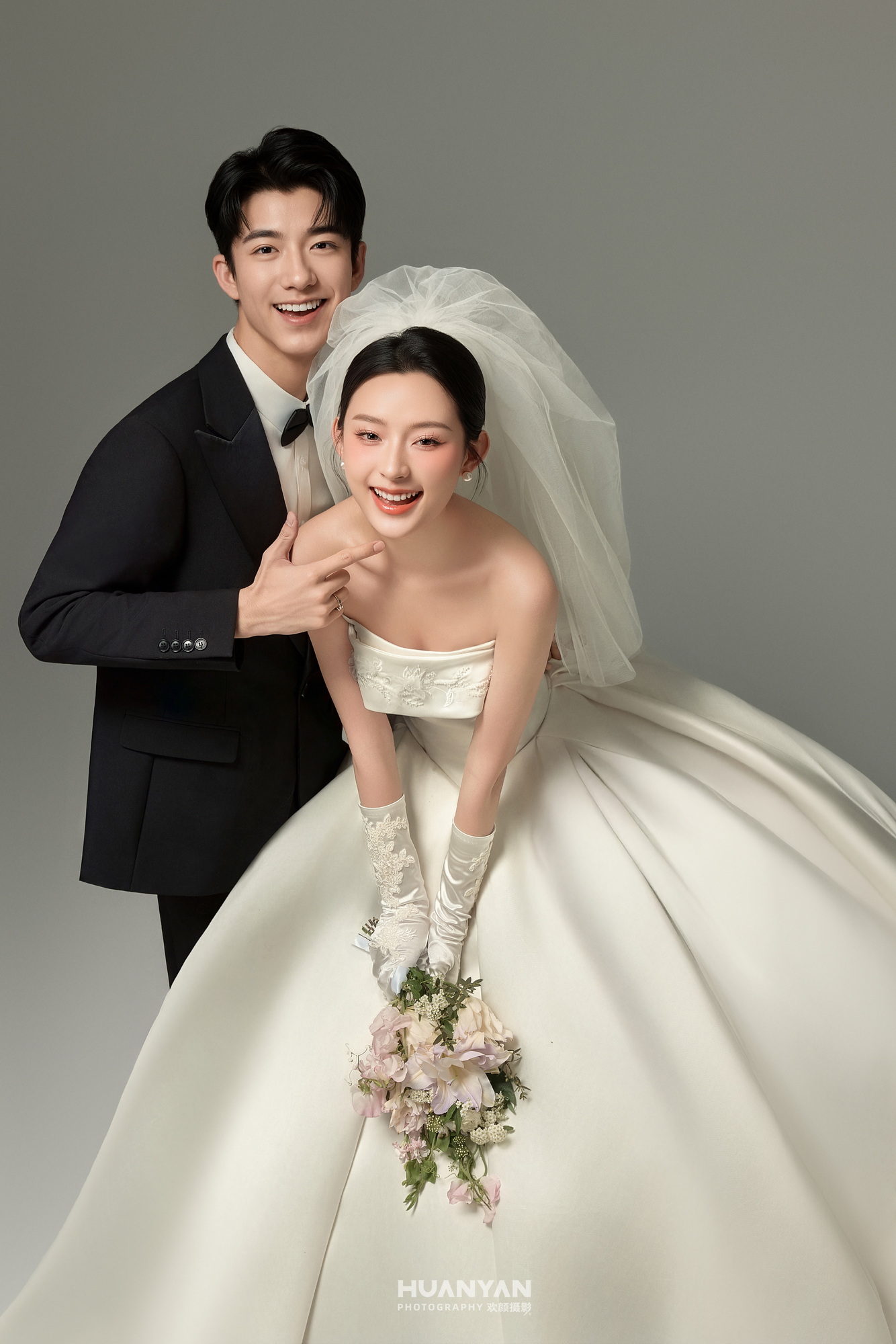 纯白序章·43客片第11张｜仪式感风婚纱照，摄于室内