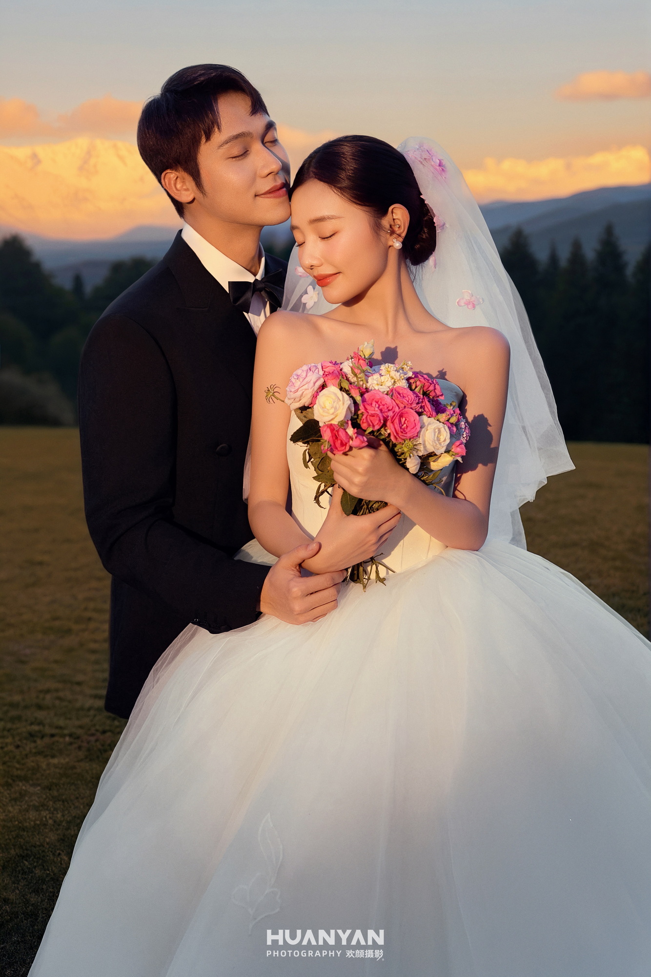 高级感风婚纱照 · 室内场景 · 屿漫光集客片