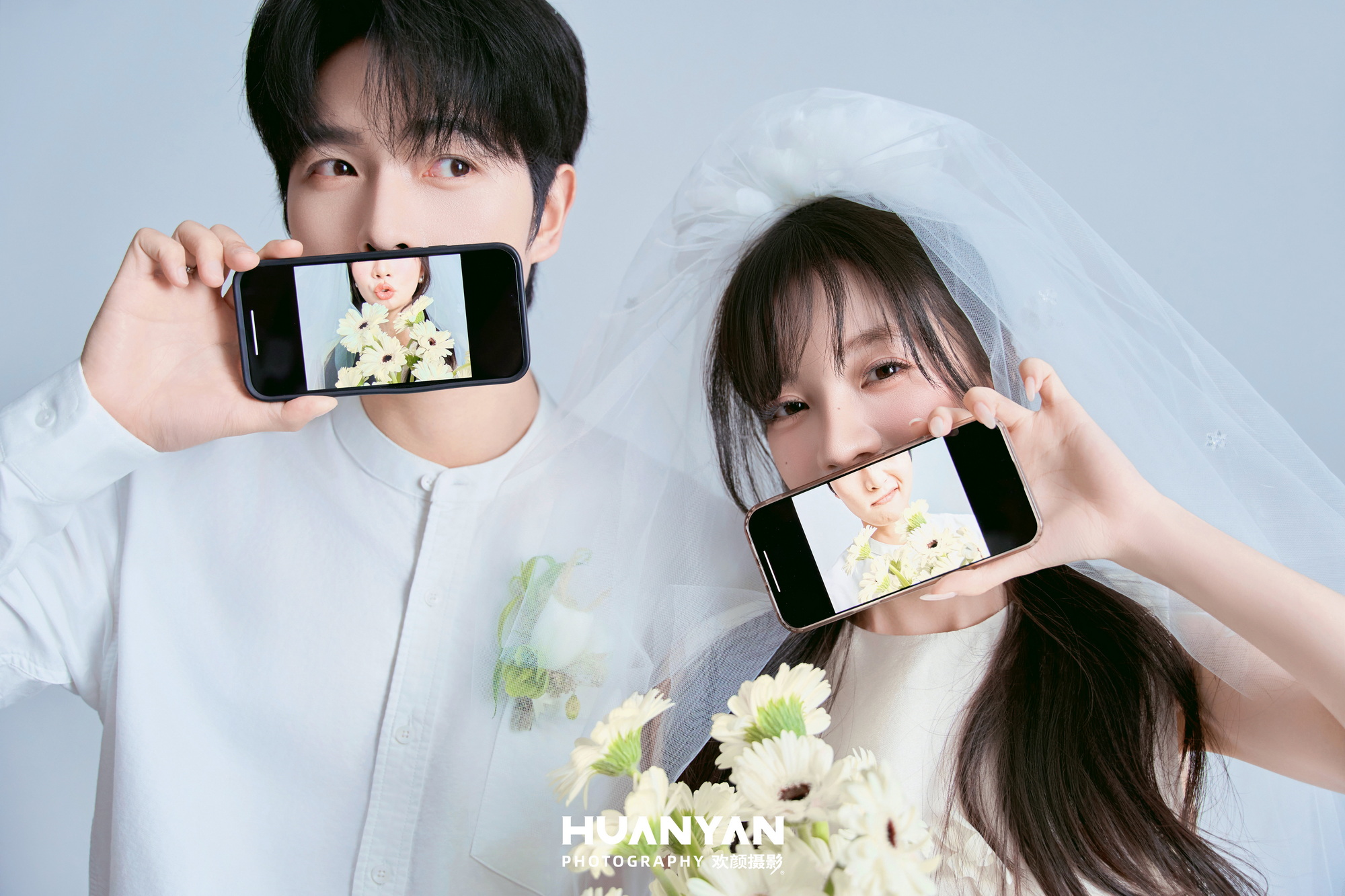 雾情书：简约风婚纱照室内实拍