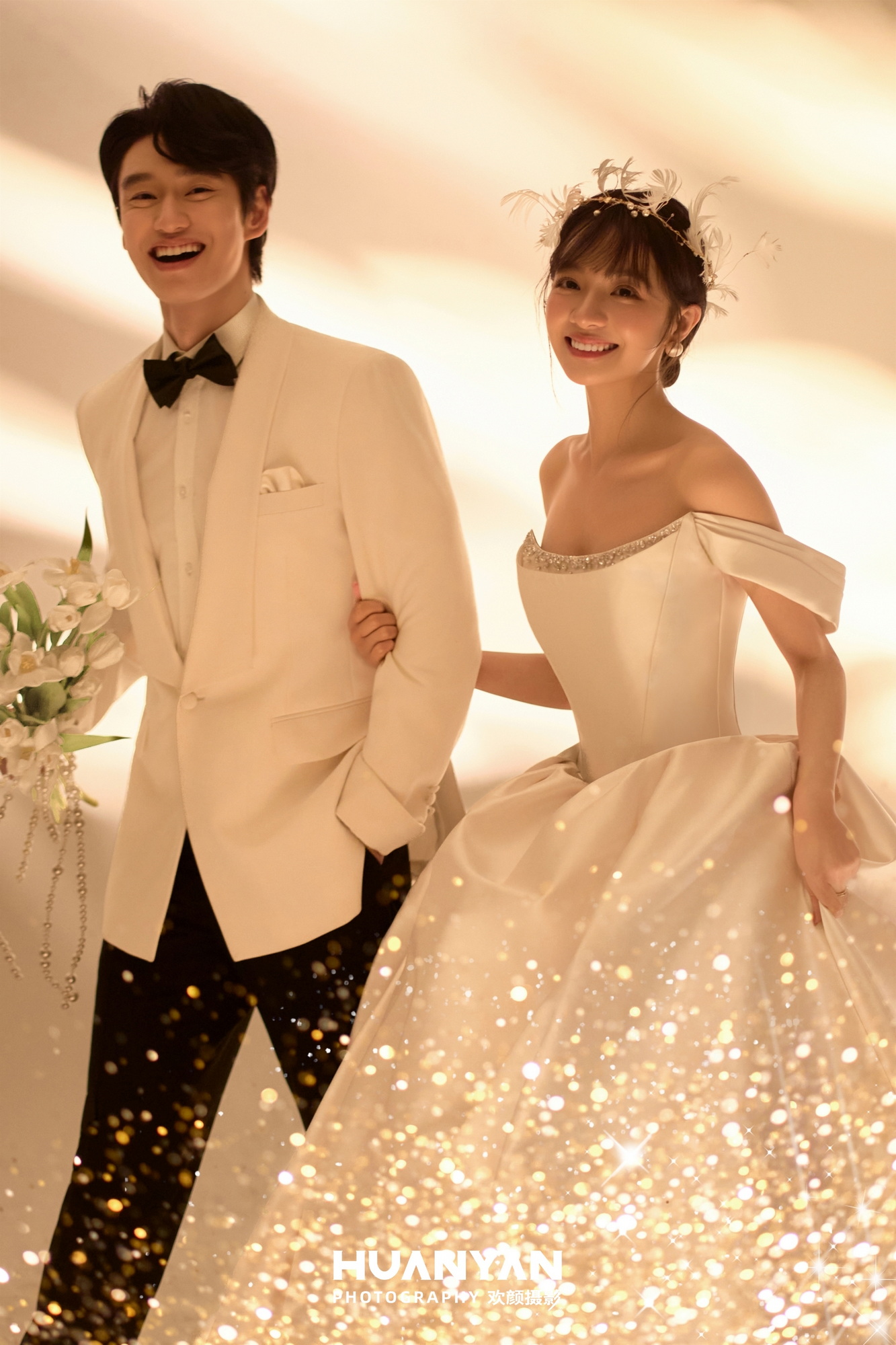 鎏光序章客片第11张｜高级感风婚纱照，摄于室内
