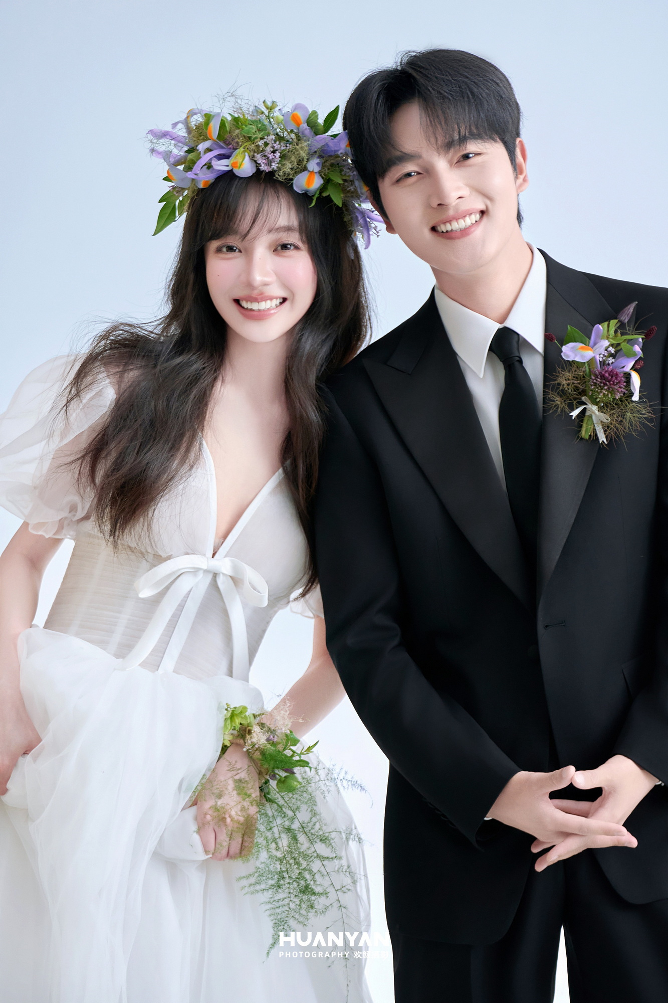 简约风婚纱照 · 草地场景 · 野旧梦客片