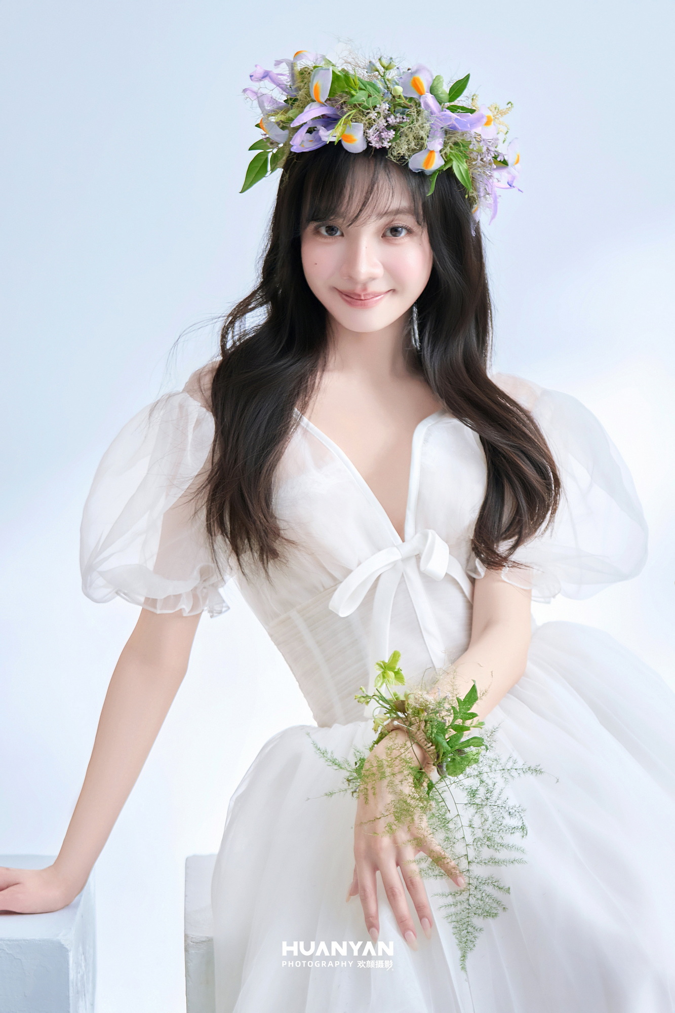 野旧梦：简约风婚纱照草地实拍