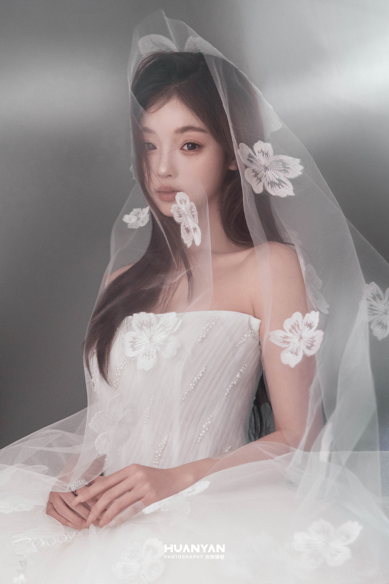 暖光告白：高级感风婚纱照室内实拍
