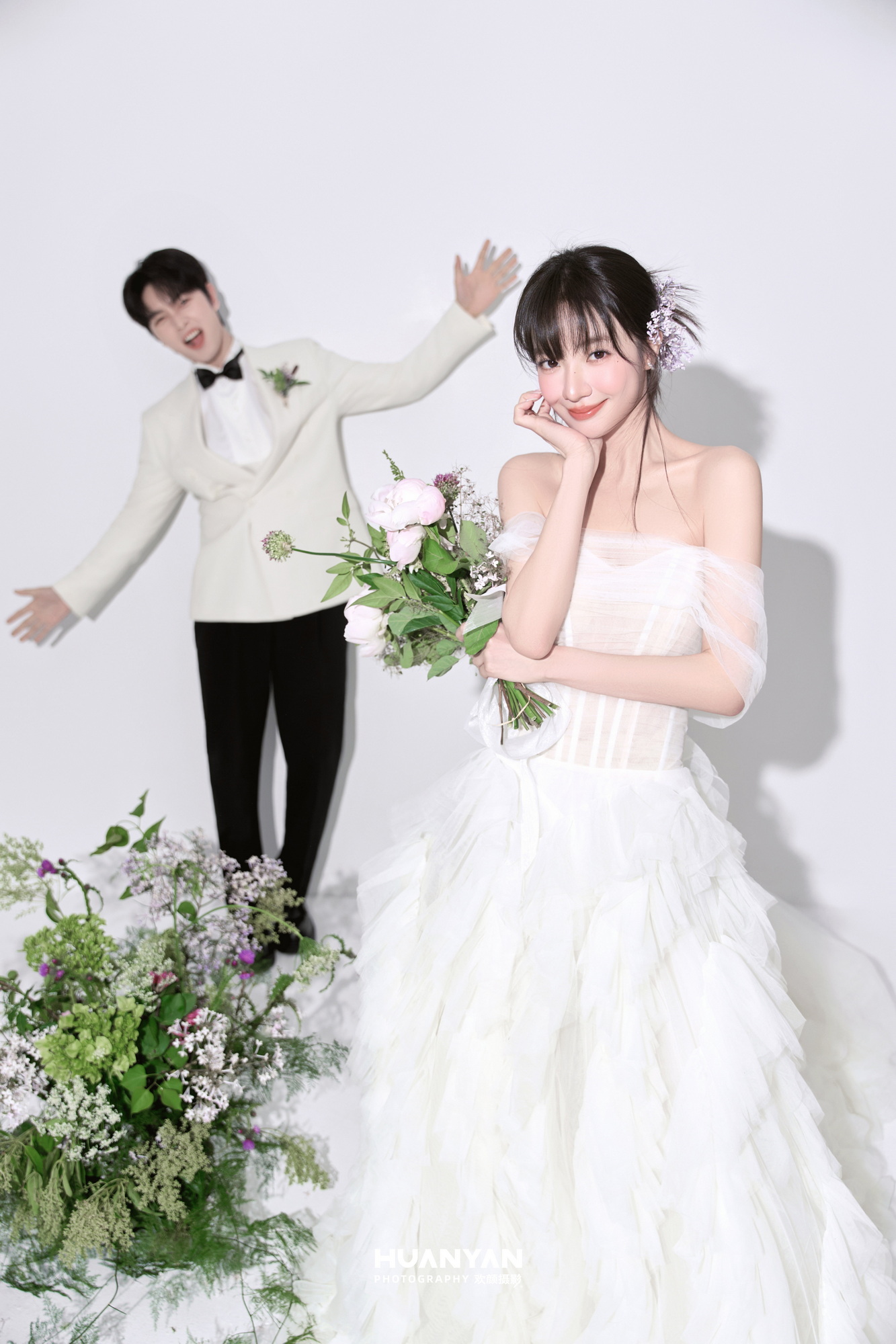 室内简约风婚纱照实拍（间漫步系列）