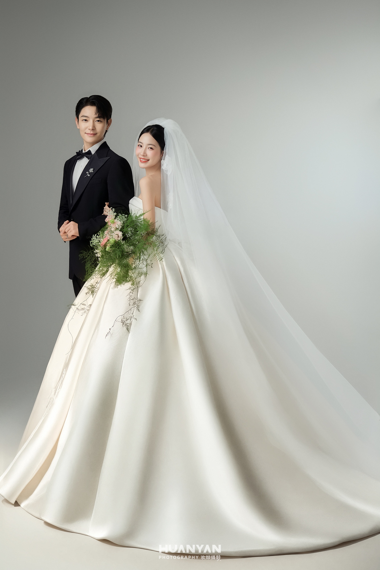 简约风婚纱照 · 室内场景 · 屿幻梦客片