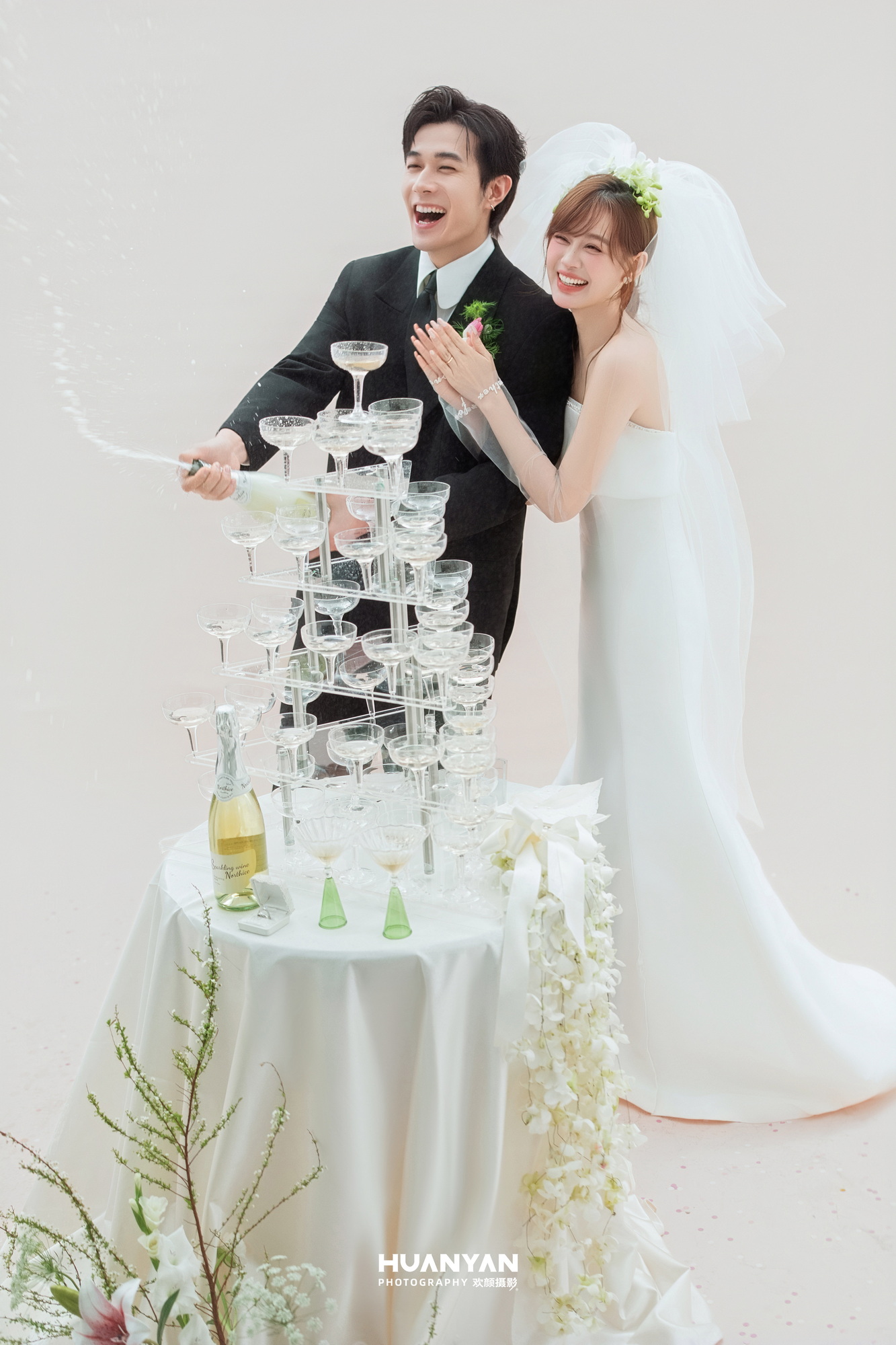 室内简约风婚纱照实拍（头纱情书系列）