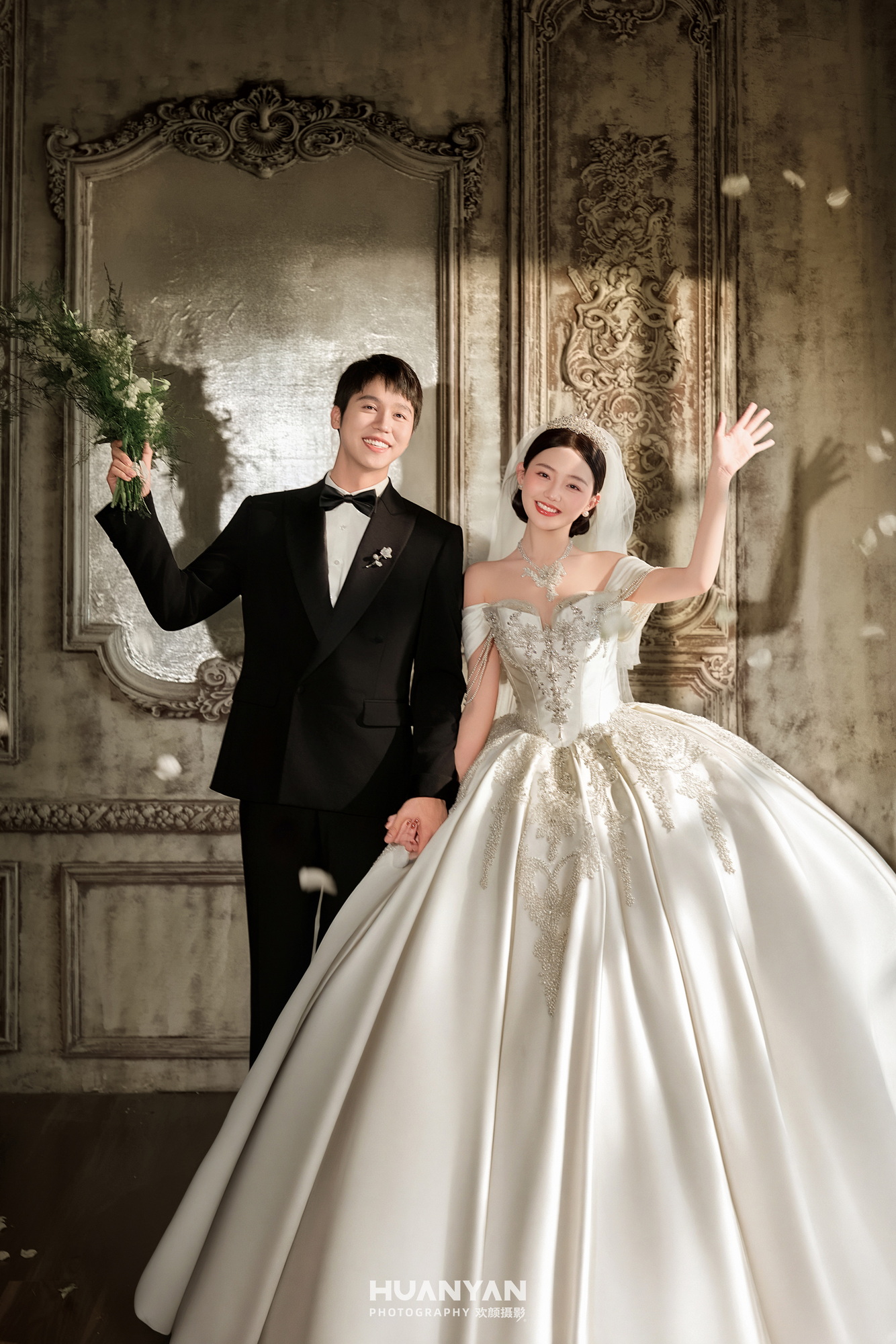 屿求婚：简约风婚纱照室内实拍
