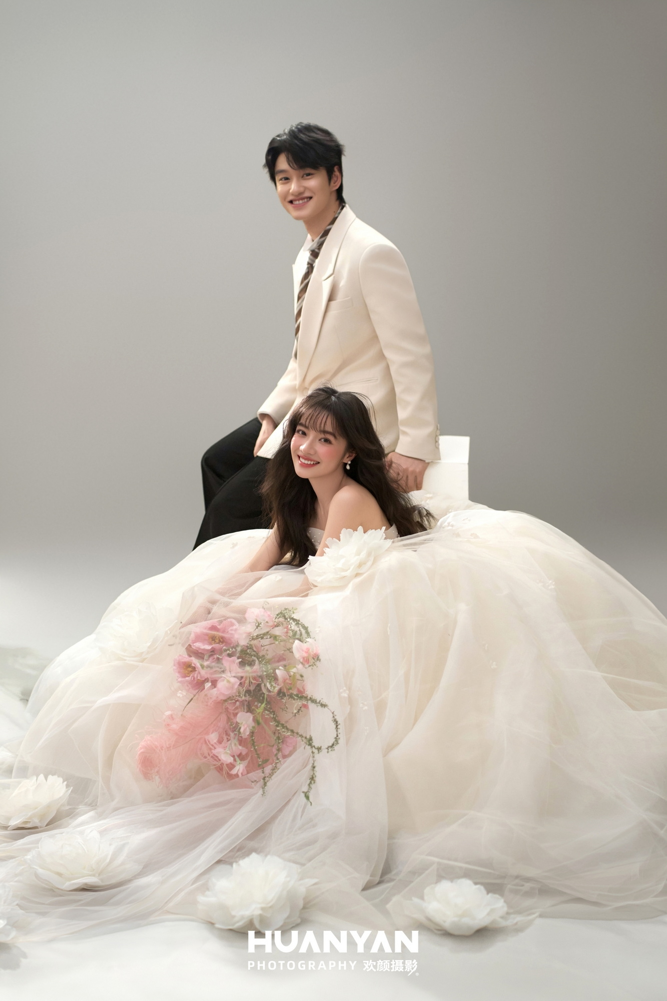 室内简约风婚纱照实拍（屿情书系列）