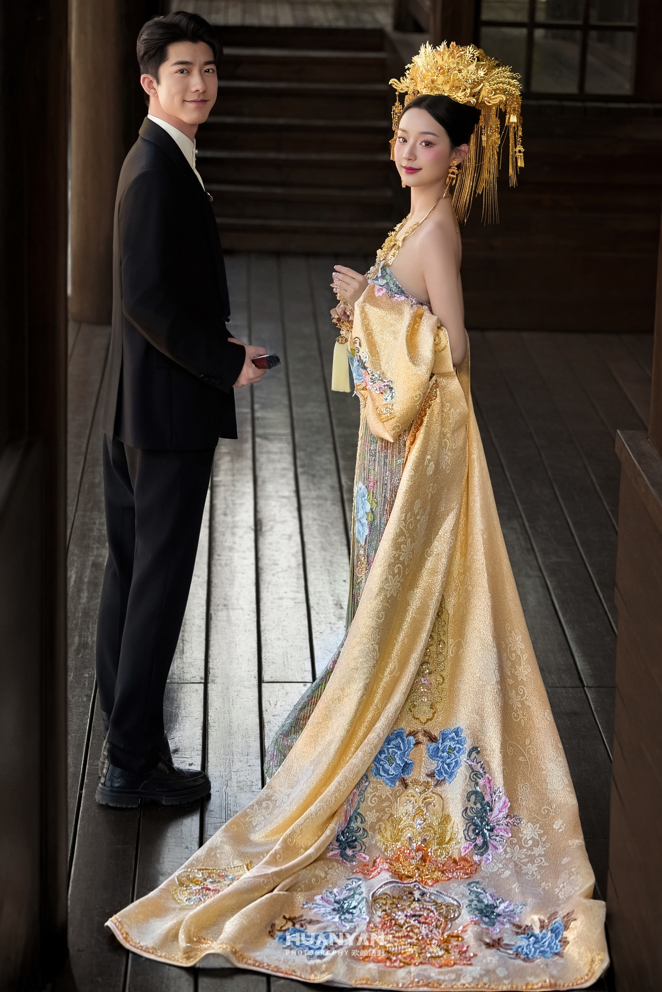 极简风婚纱照 · 室内场景 · 屿白纱集客片