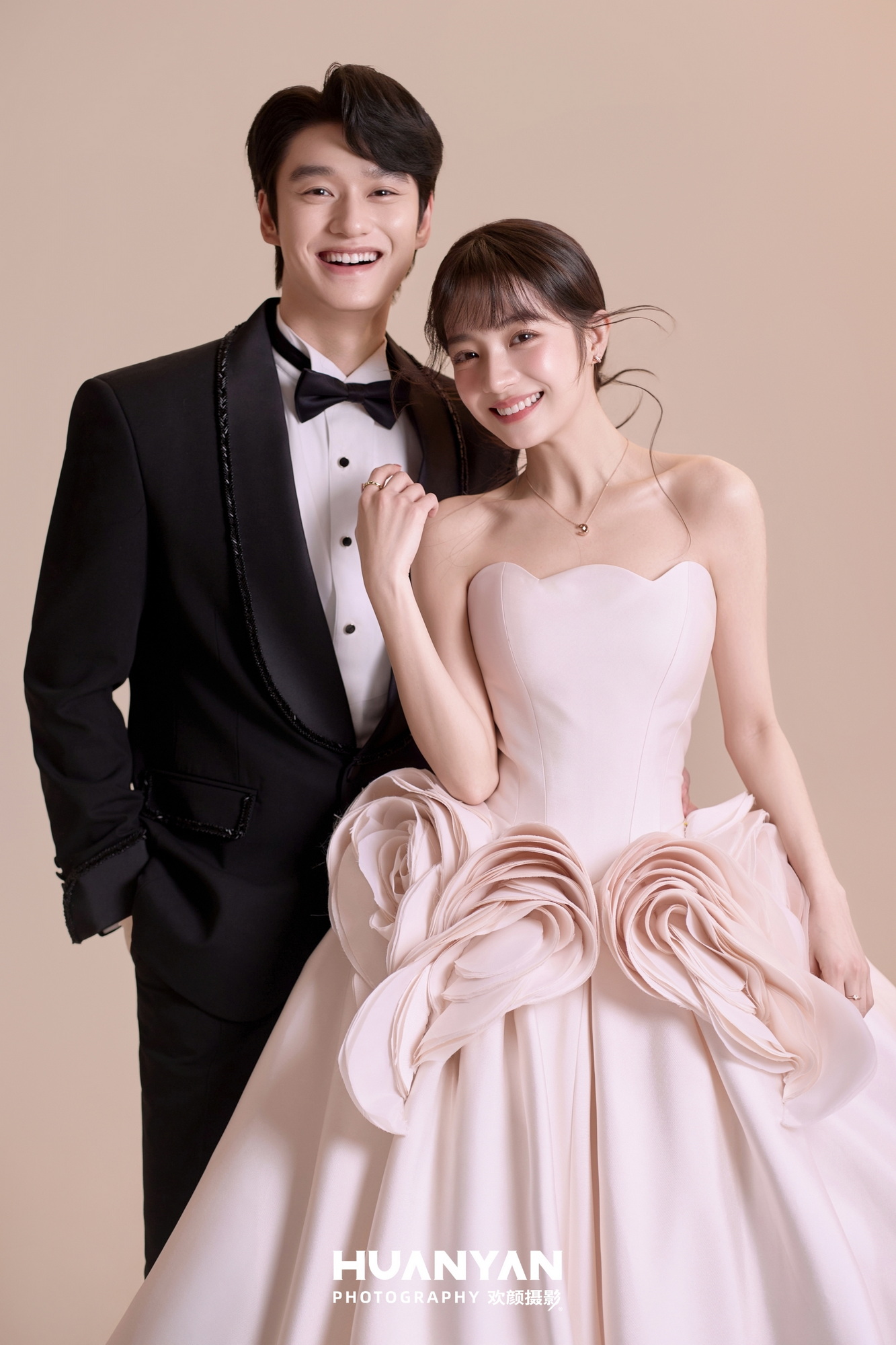室内简约风婚纱照实拍（粉雾情书·69系列）