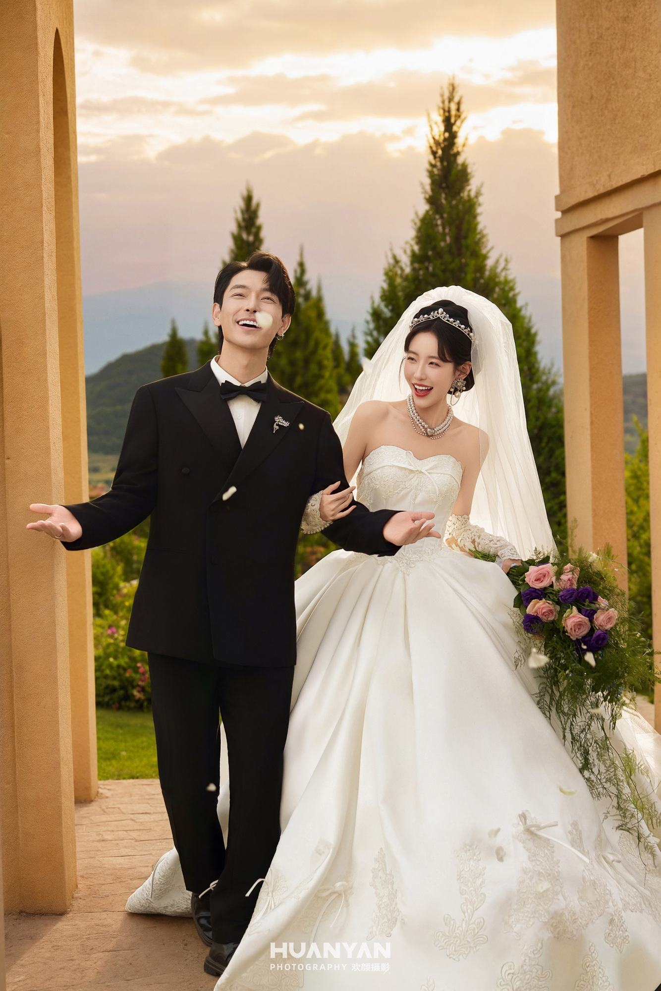 屿幻梦集：简约风婚纱照室内实拍