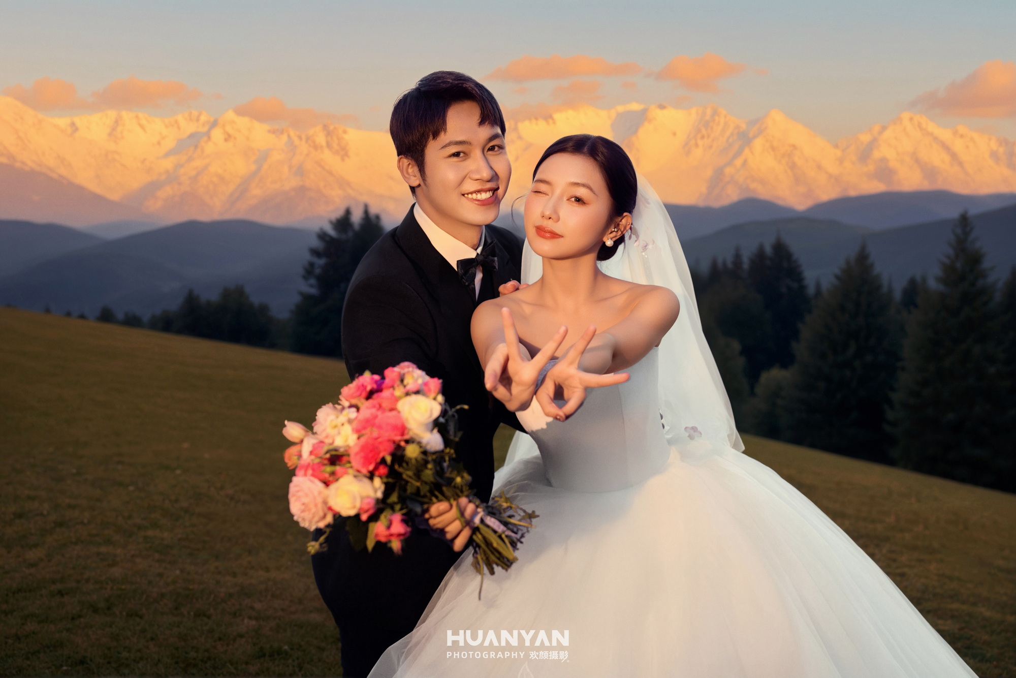 高级感风婚纱照 · 室内场景 · 屿漫光集客片