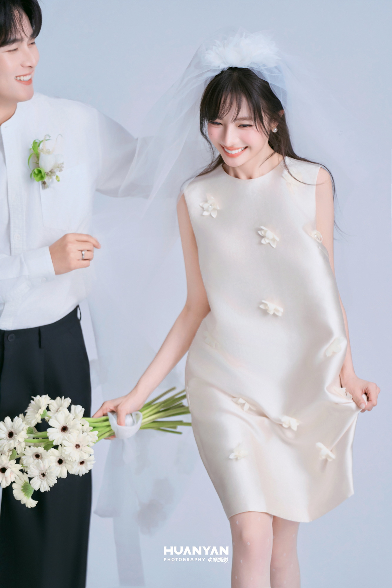 室内简约风婚纱照实拍（雾情书系列）
