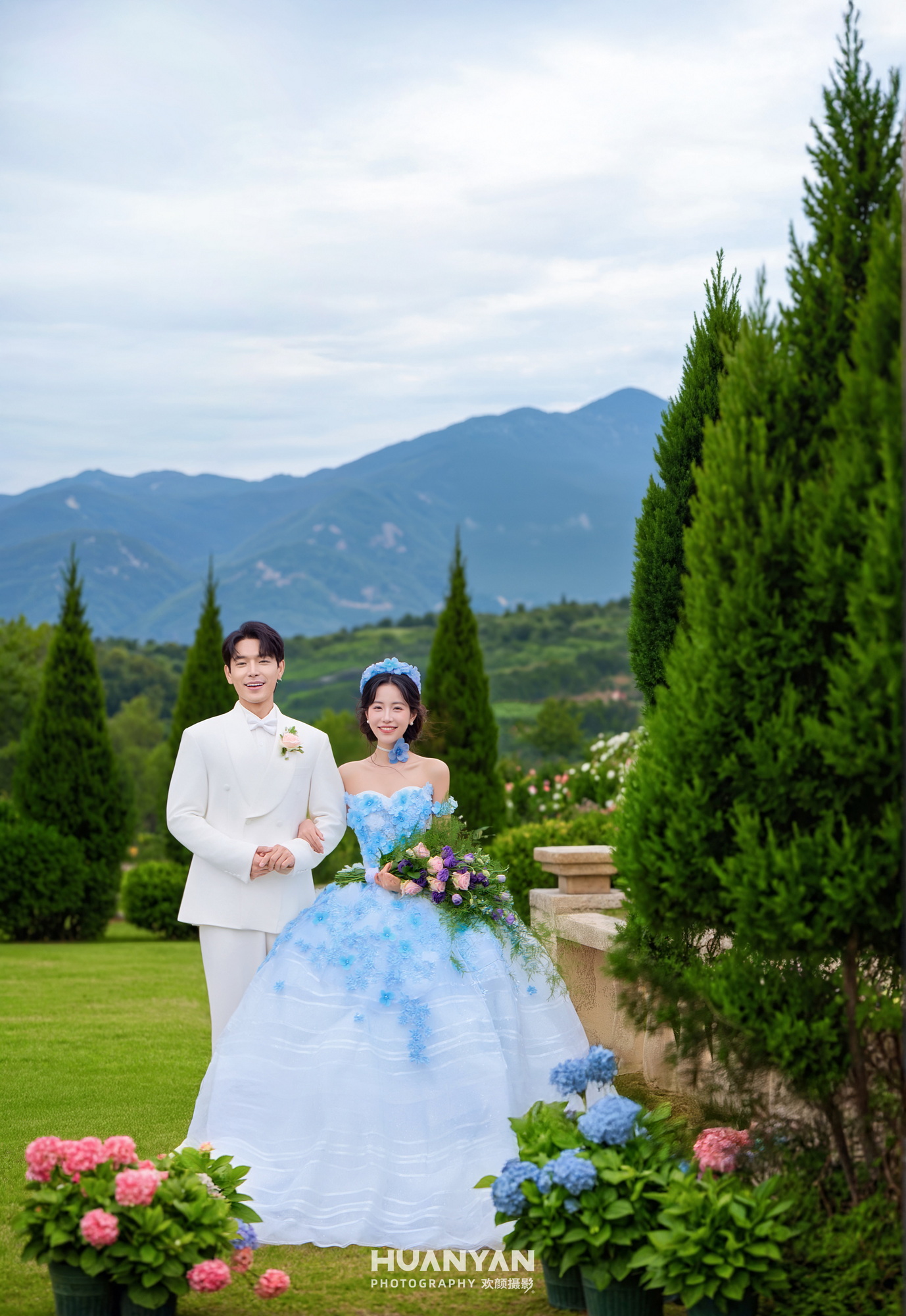 屿求婚集客片第7张｜简约风婚纱照，摄于室内