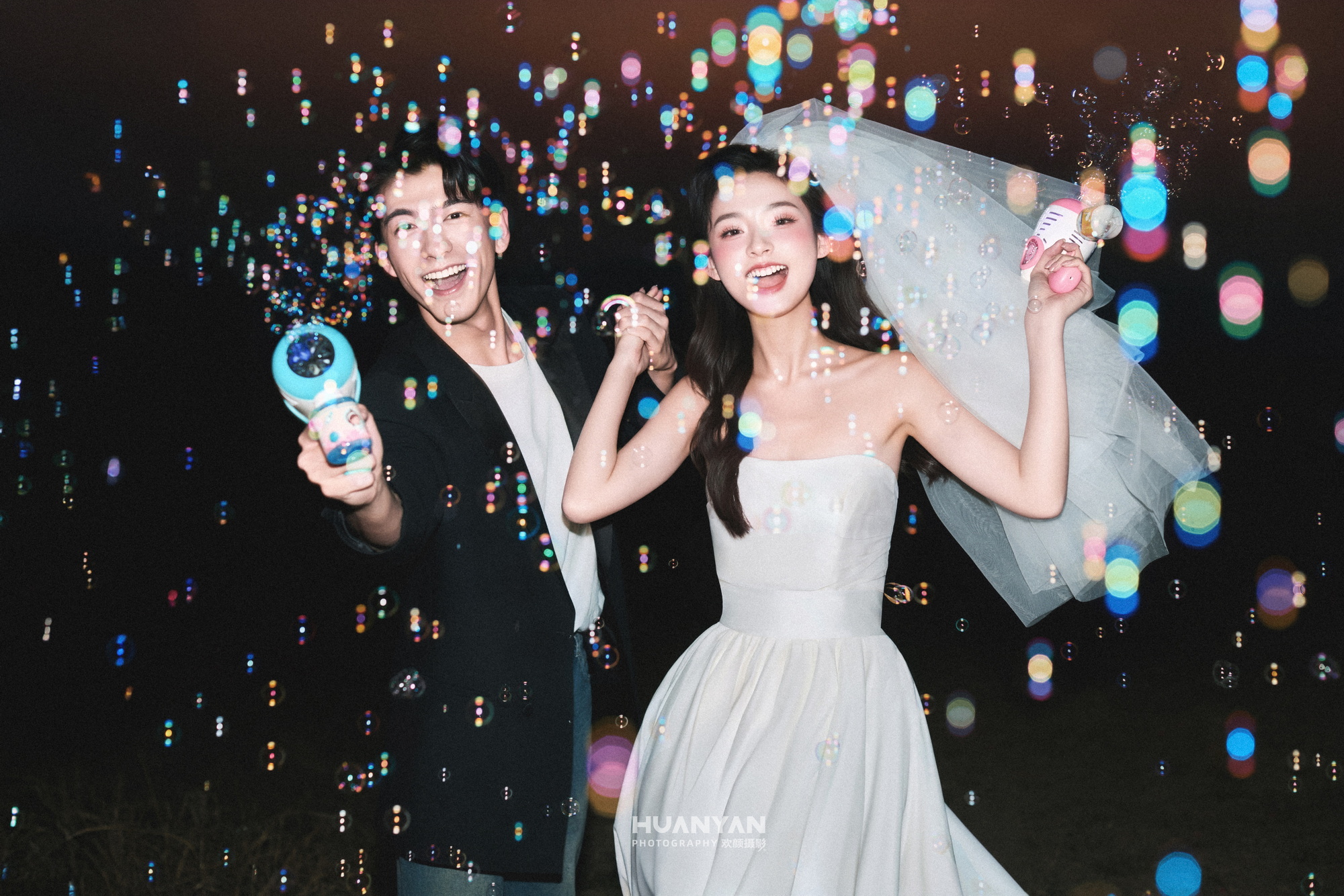 简约风婚纱照 · 室内场景 · 奔赴浪漫客片