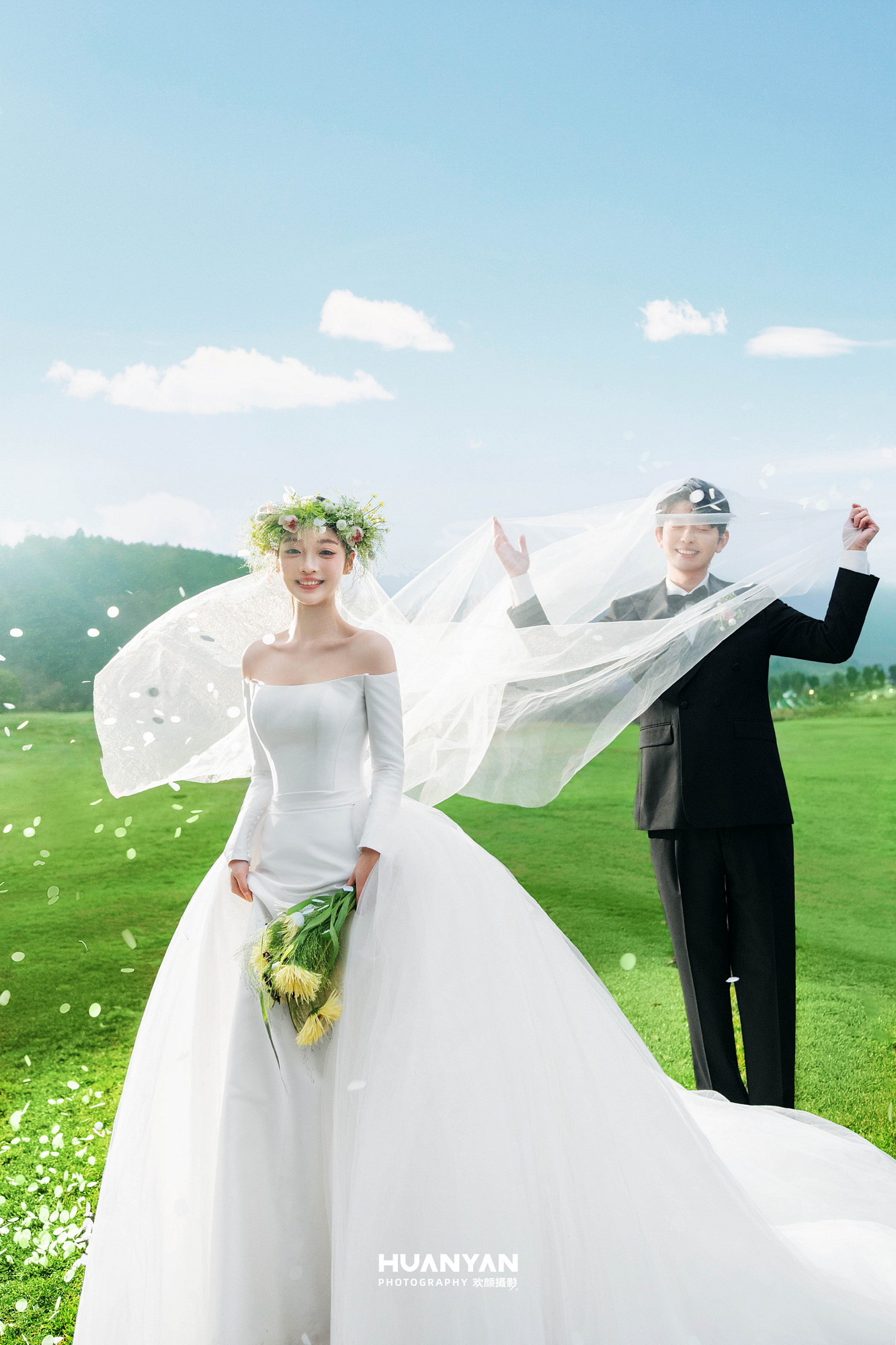 草地轻氧风婚纱照实拍（绿野仙纱系列）