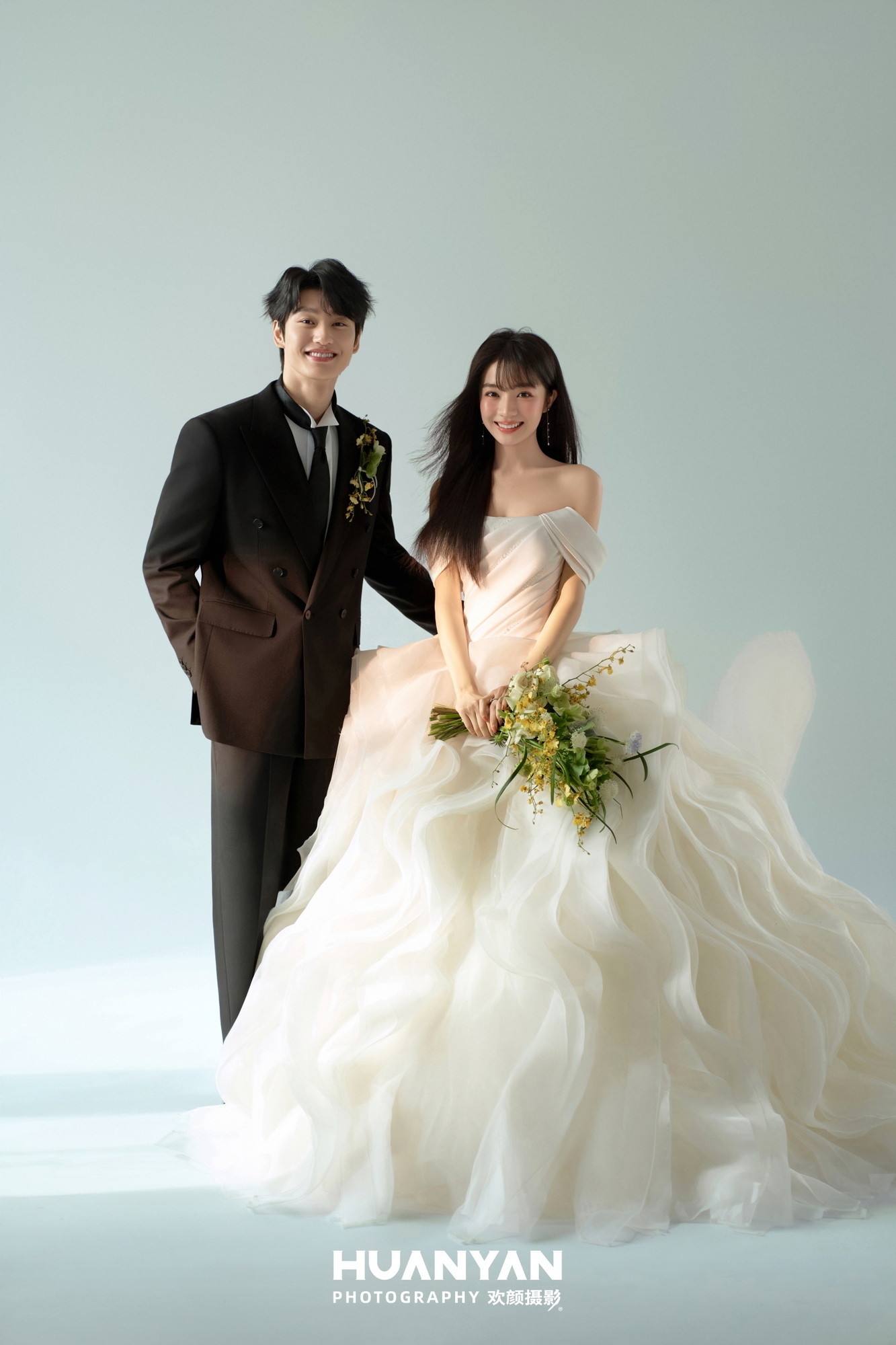 高级感风婚纱照 · 室内场景 · 浅光叙白客片