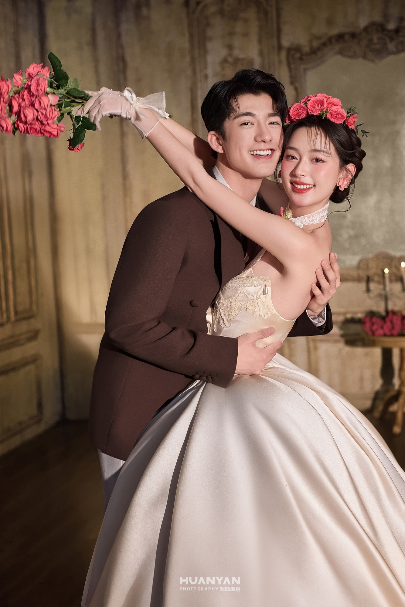 屿私语集：简约风婚纱照室内实拍