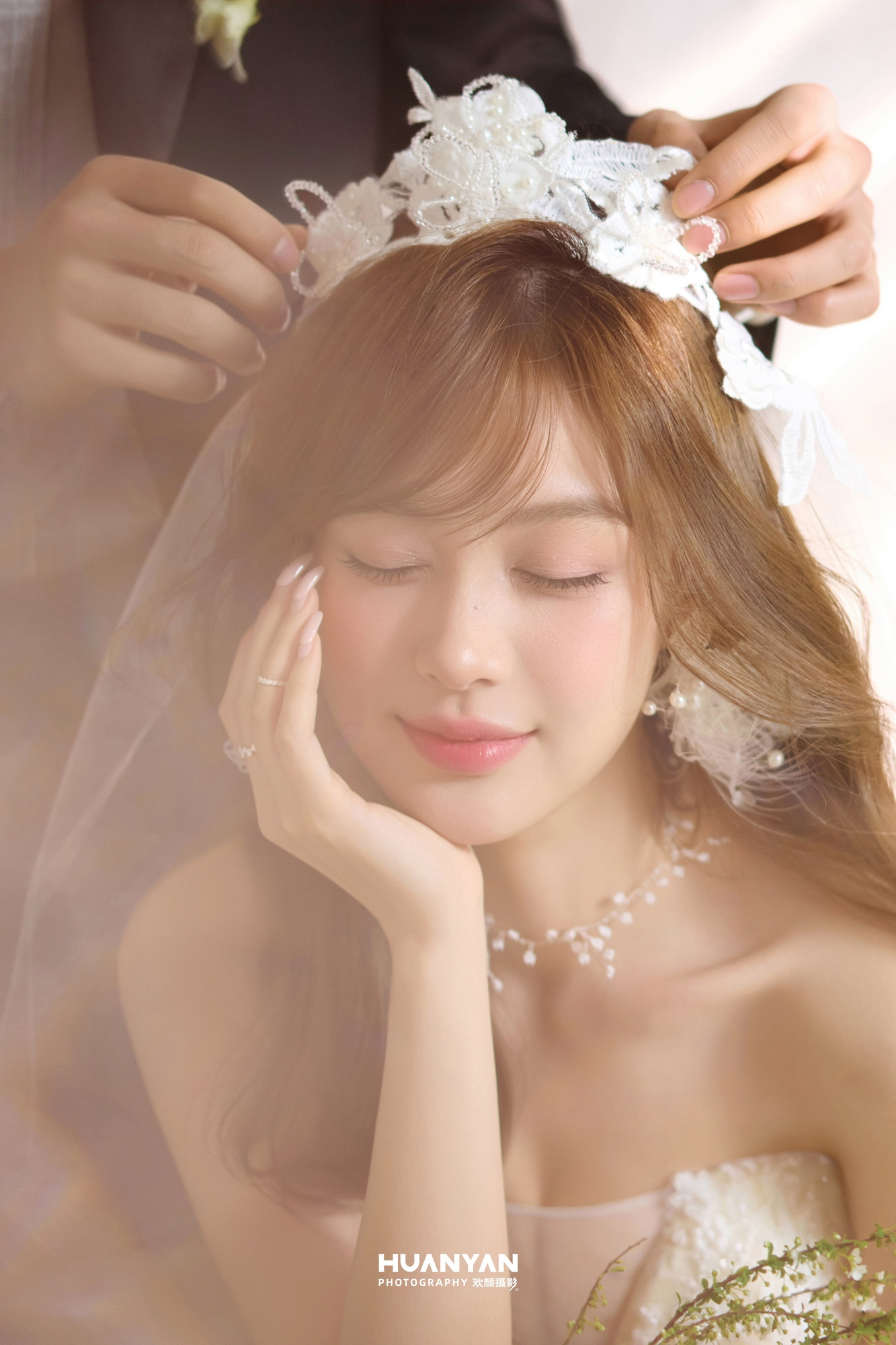 室内高级感风婚纱照实拍（微光仪式感系列）
