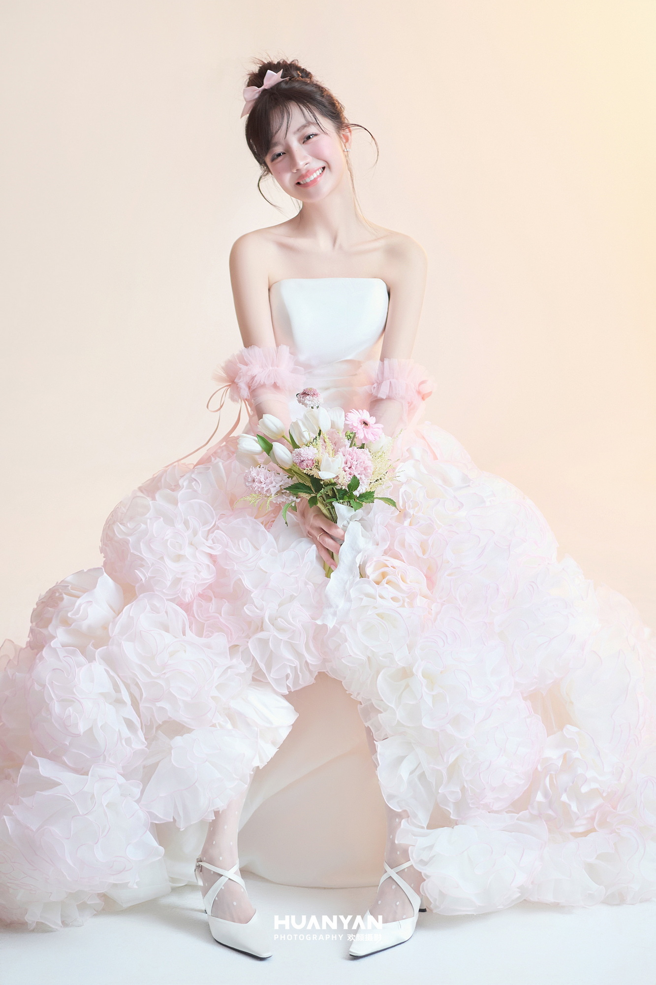 室内极简风婚纱照实拍（间白纱系列）