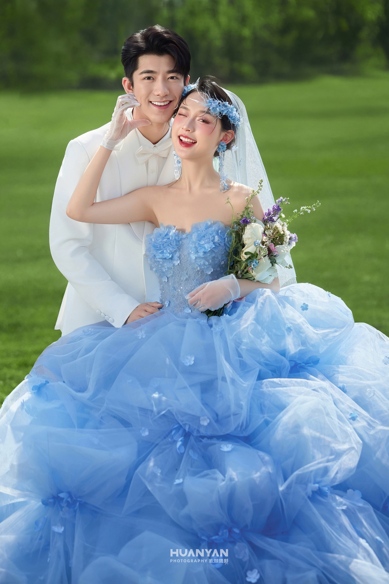 晴空蓝客片第7张｜森系风婚纱照，摄于室内