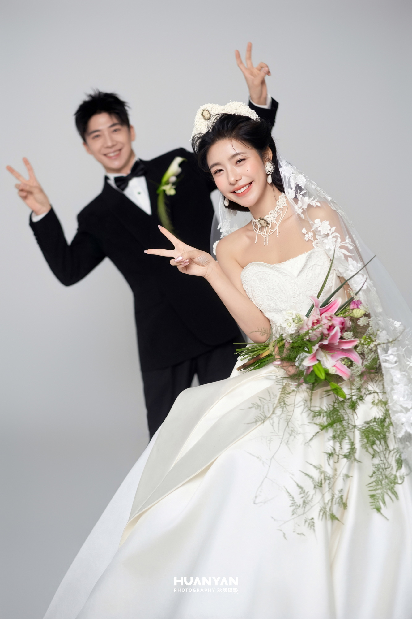 室内极简风婚纱照实拍（纯白叙事系列）