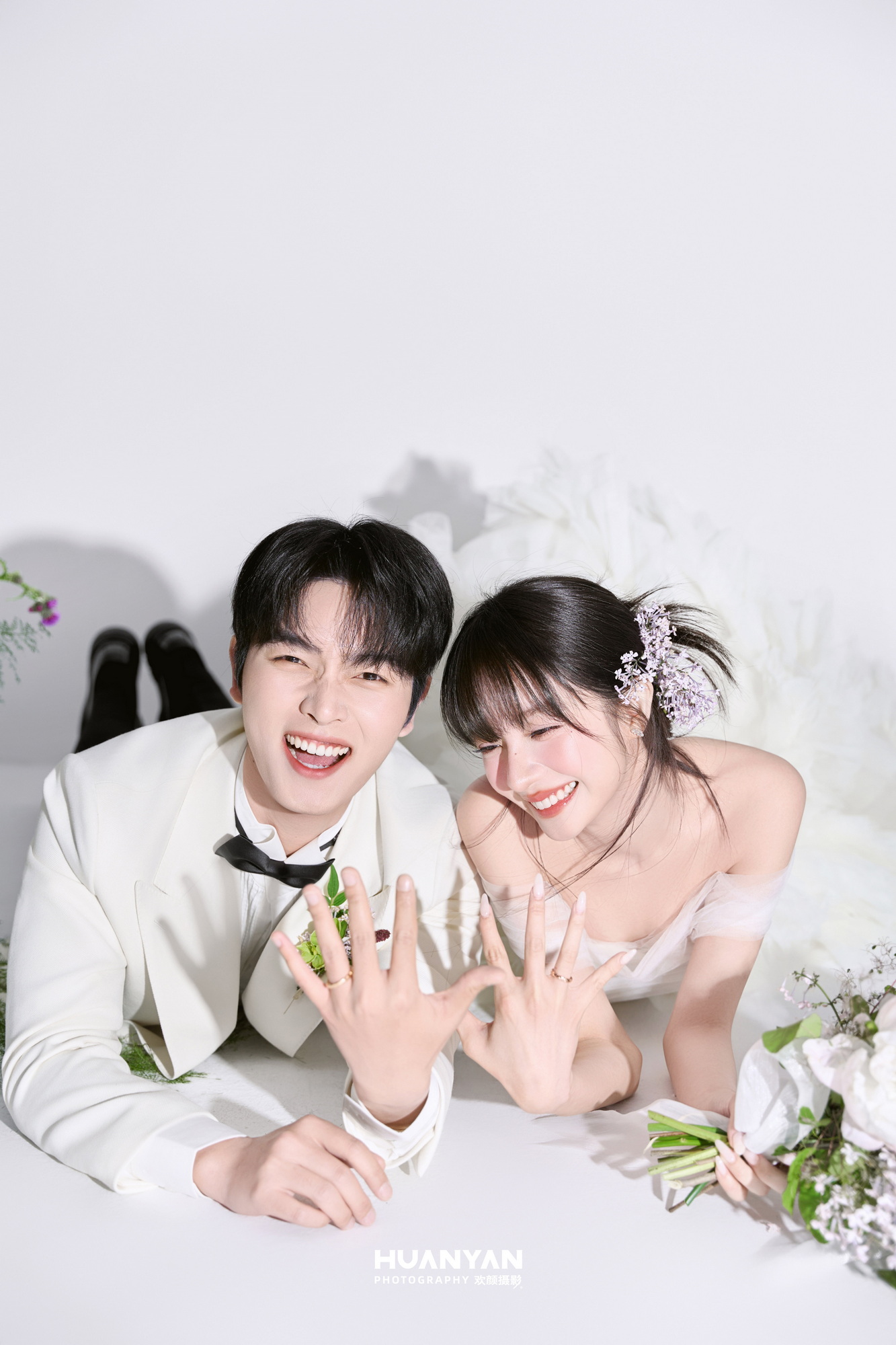 简约风婚纱照 · 室内场景 · 间漫步客片