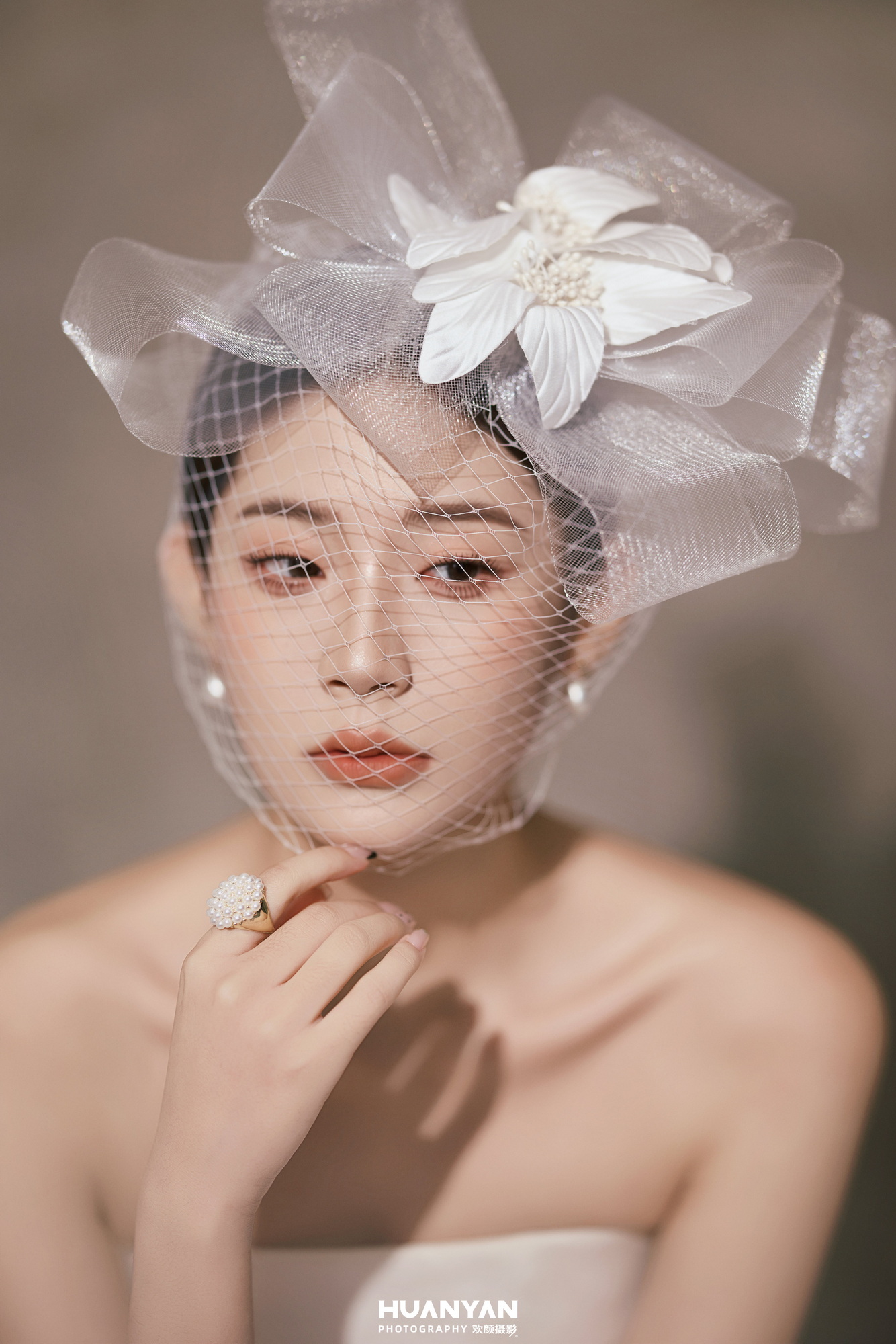 星念：简约风婚纱照室内实拍