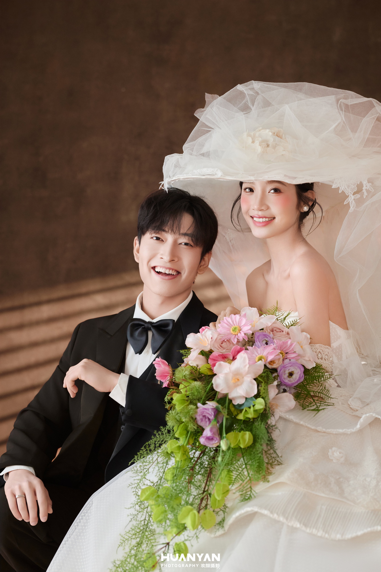 高级感风婚纱照 · 室内场景 · 漾波光客片