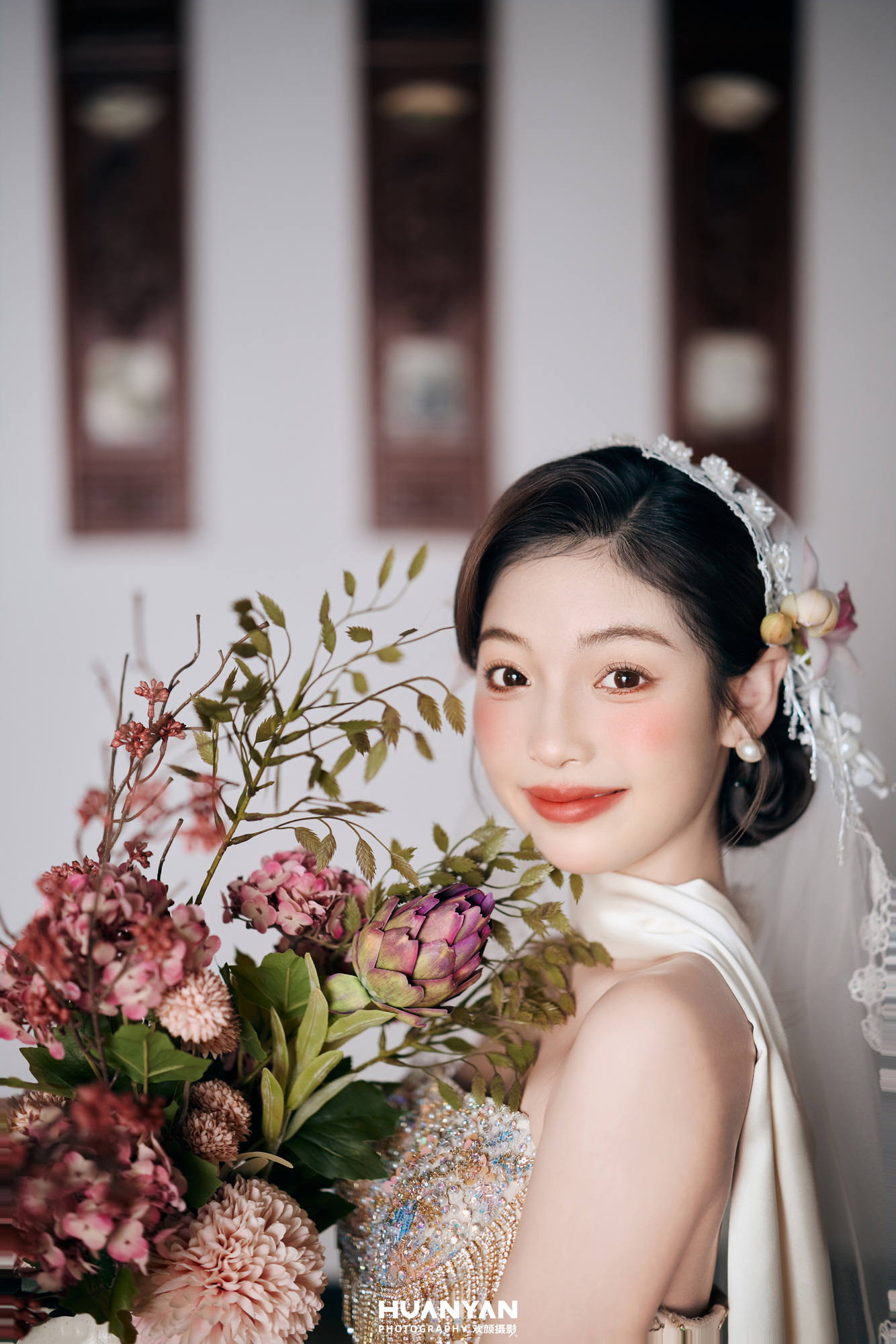 屿之恋：简约风婚纱照室内实拍