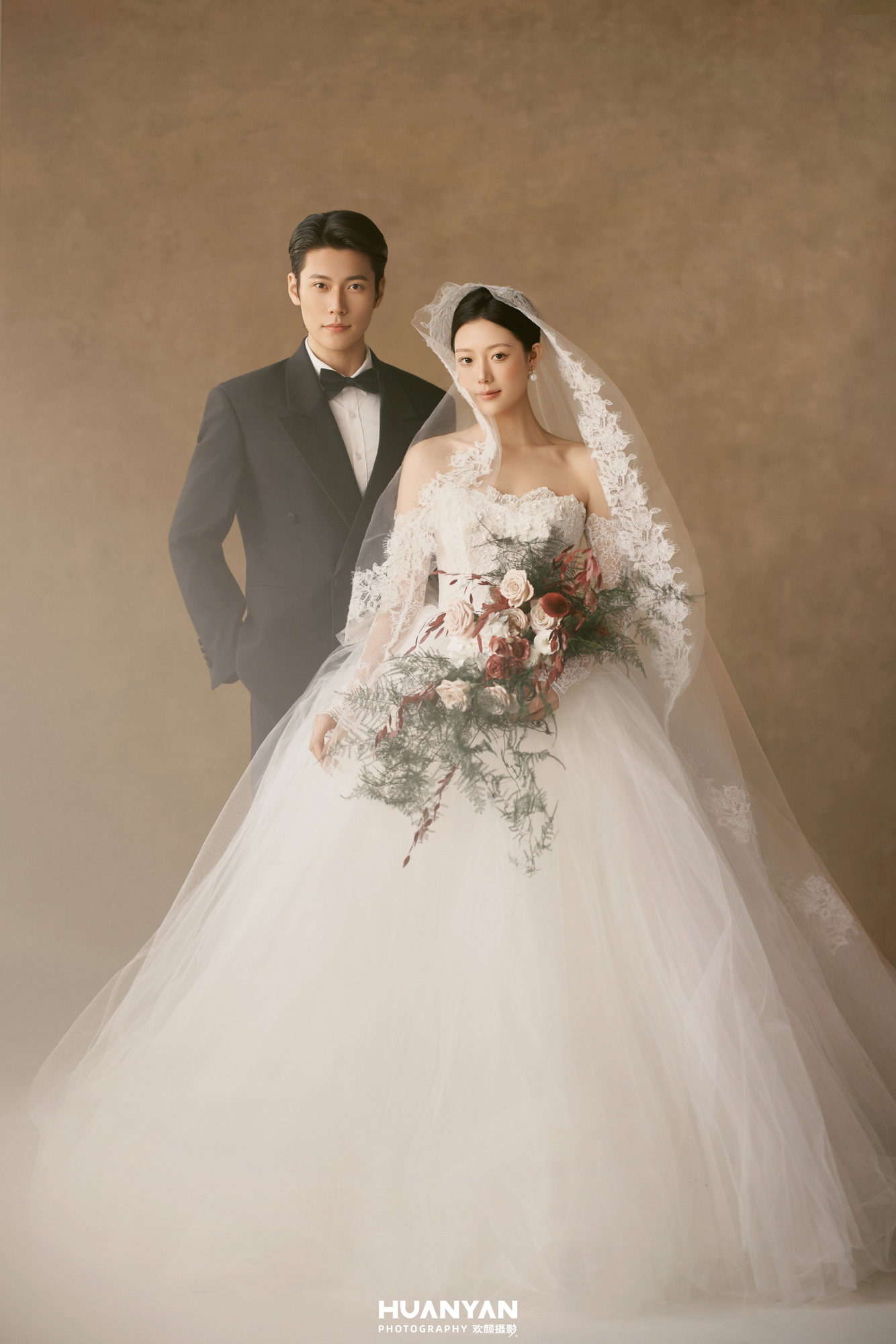 室内高级感风婚纱照实拍（绒光序章系列）
