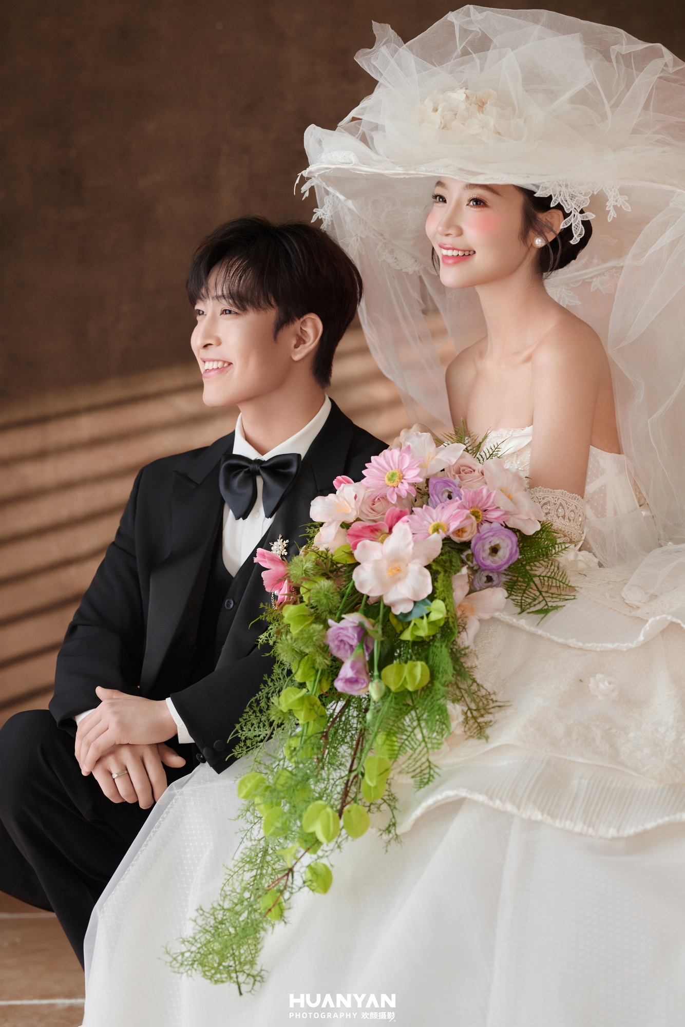 漾波光：高级感风婚纱照室内实拍