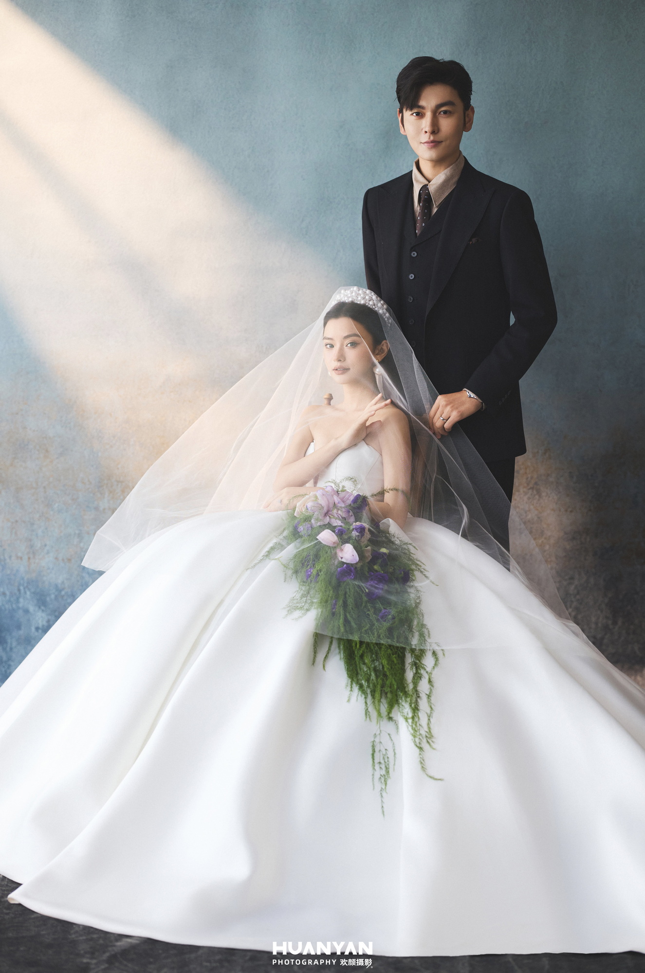 简约风婚纱照 · 室内场景 · 黛忆客片