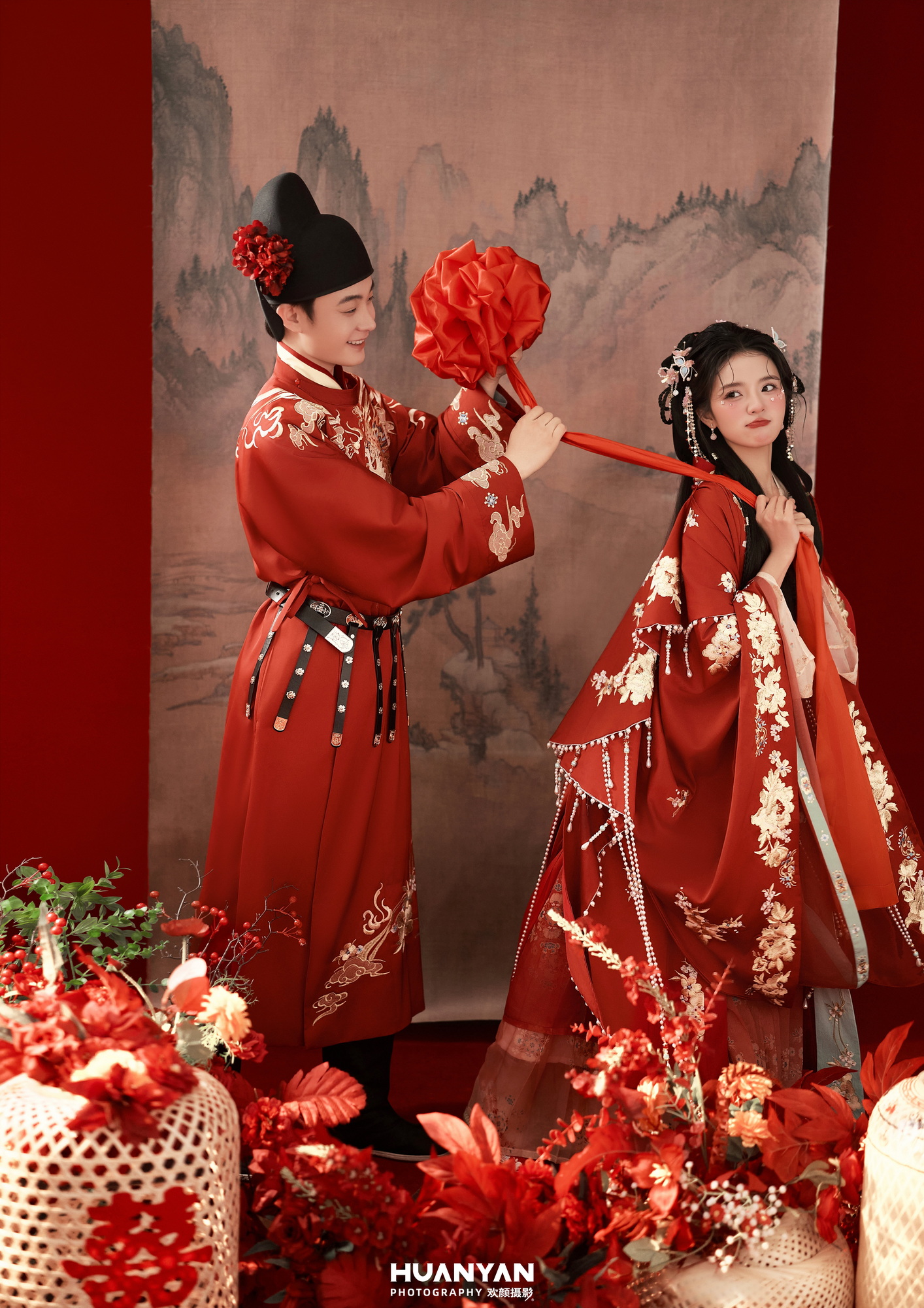 屿之约客片第7张｜简约风婚纱照，摄于室内