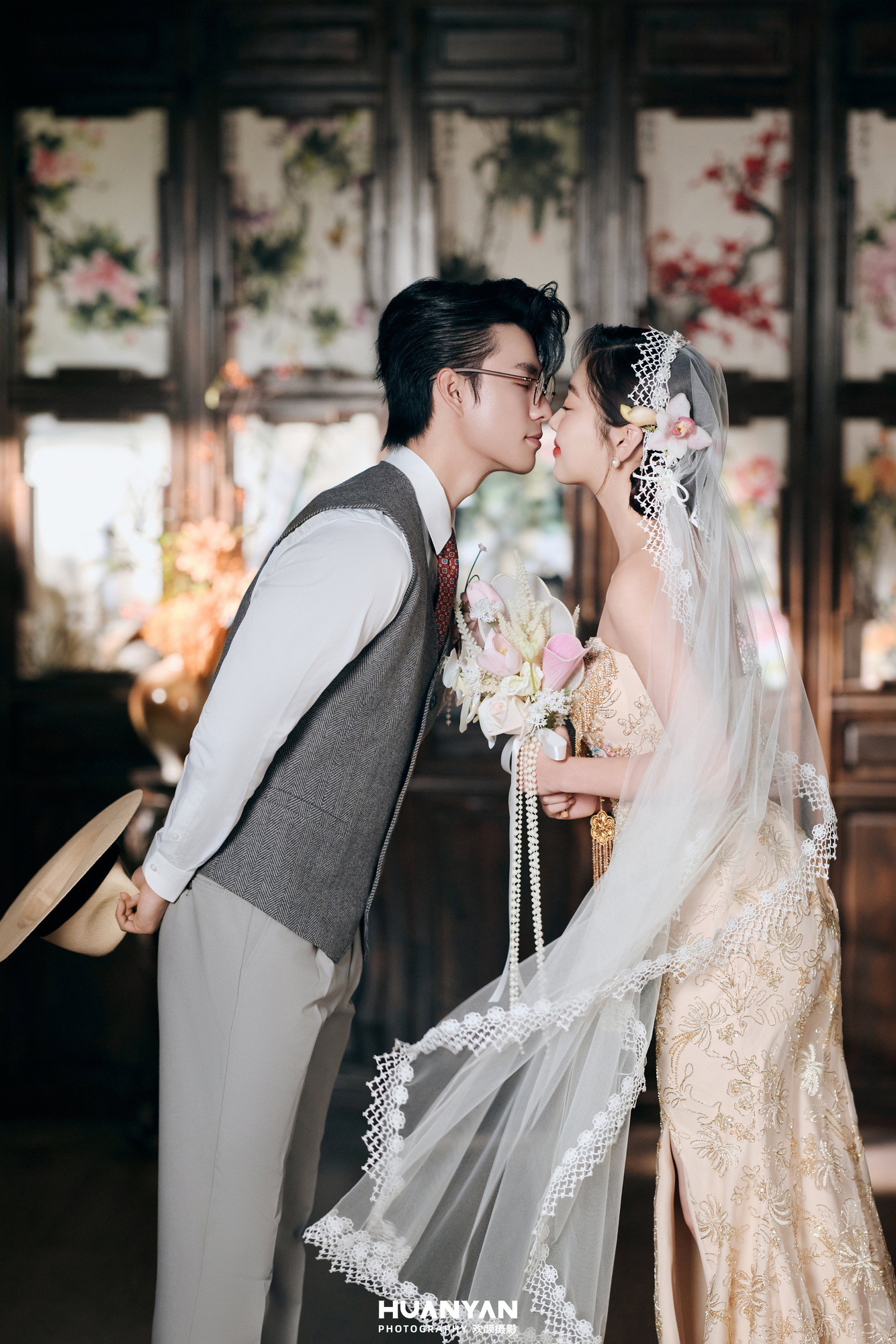 屿之恋：简约风婚纱照室内实拍