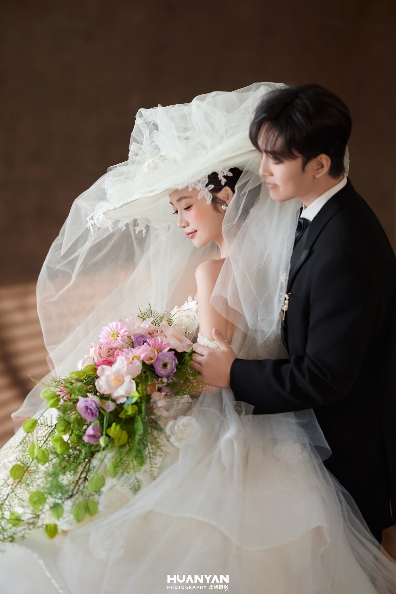 室内高级感风婚纱照实拍（漾波光系列）
