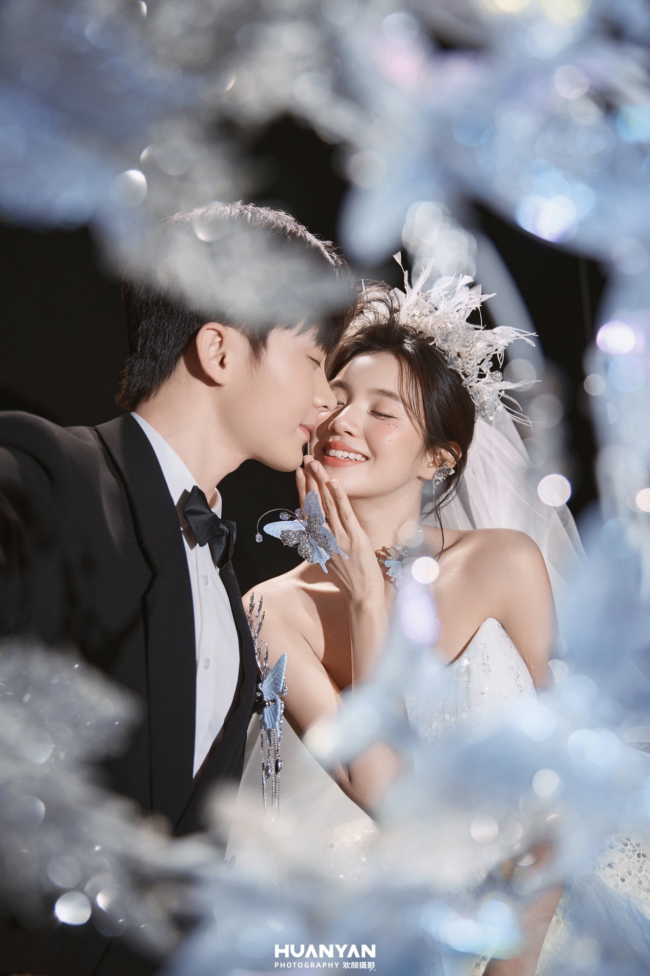 丝结：简约风婚纱照室内实拍