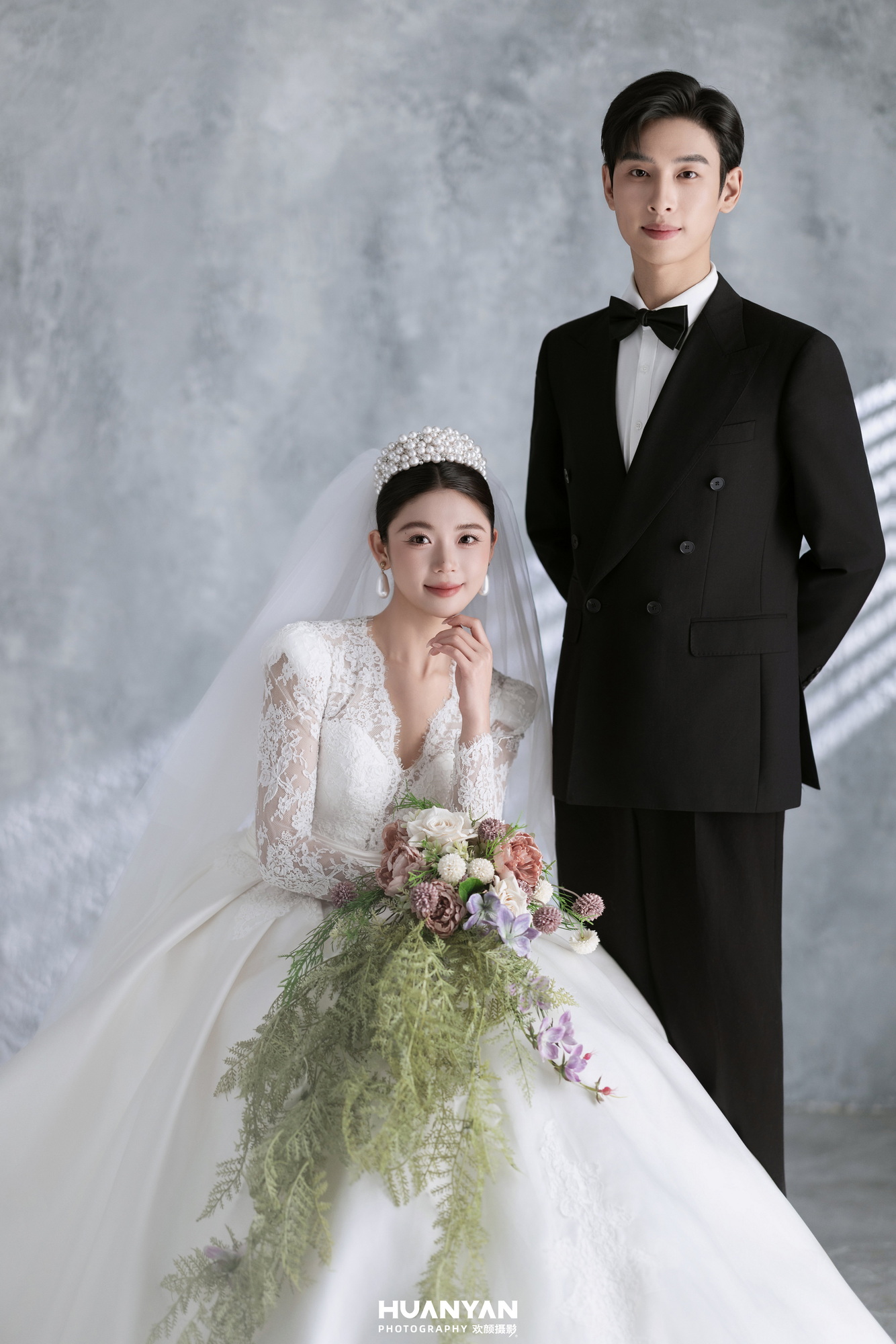 简约风婚纱照 · 室内场景 · 鎏帖客片
