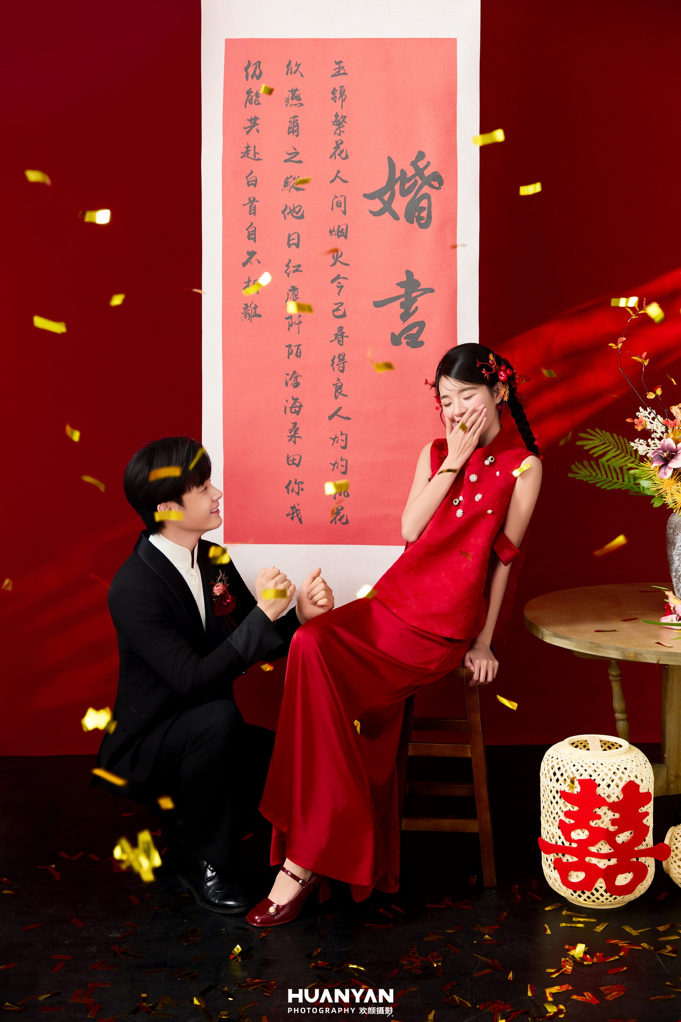 屿慢光集客片第3张｜高级感风婚纱照，摄于室内