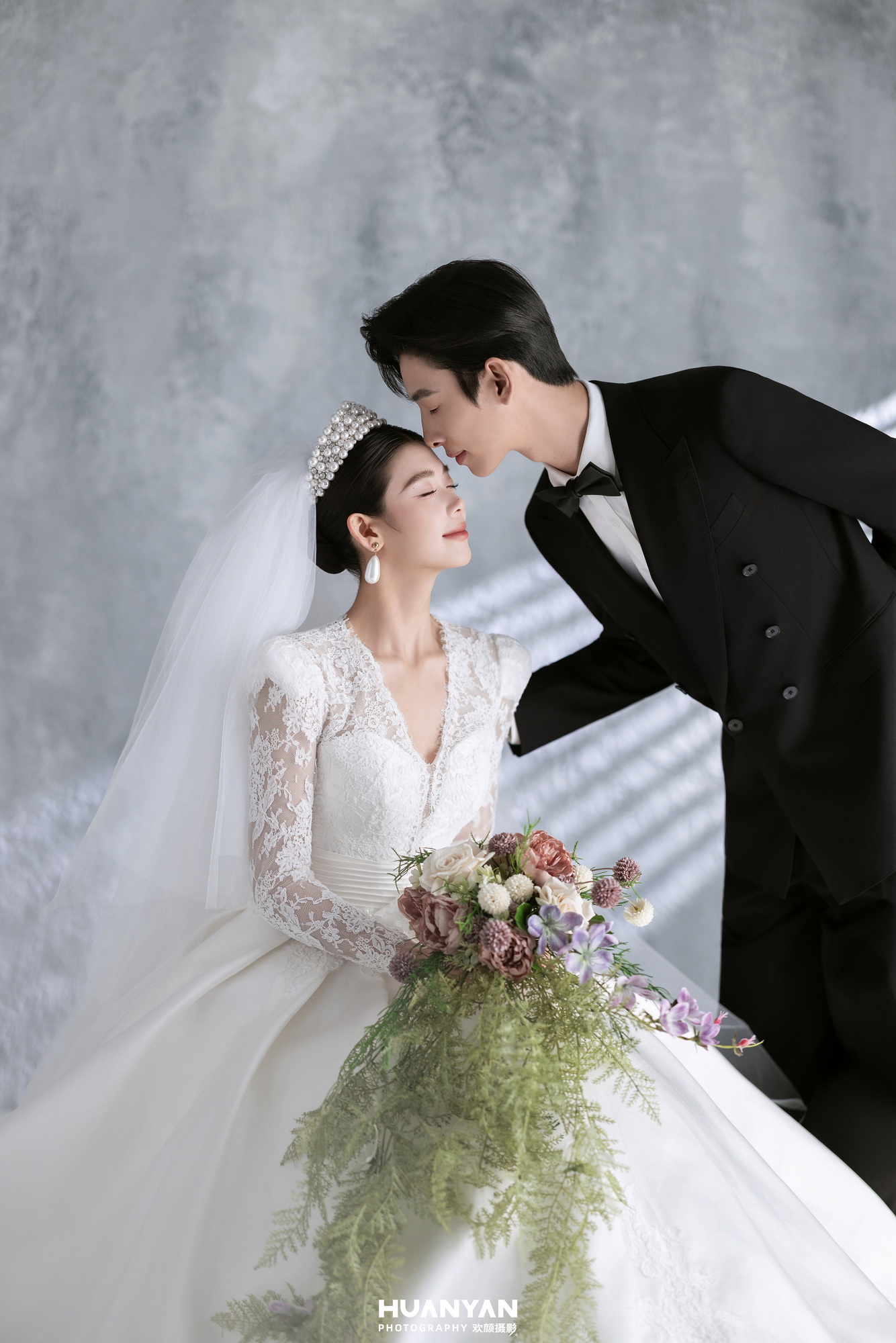 鎏帖：简约风婚纱照室内实拍