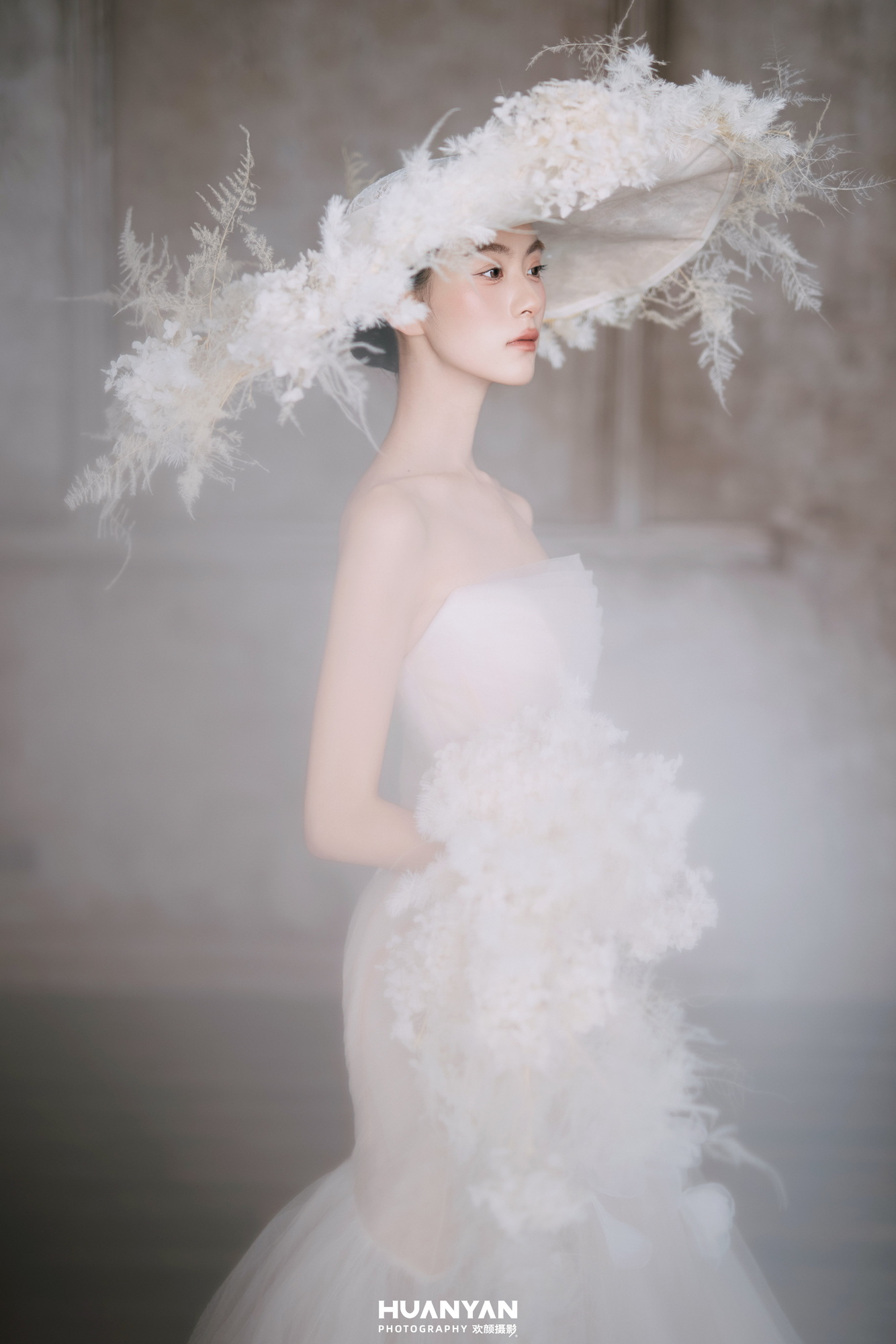 简约风婚纱照 · 室内场景 · 绯信客片