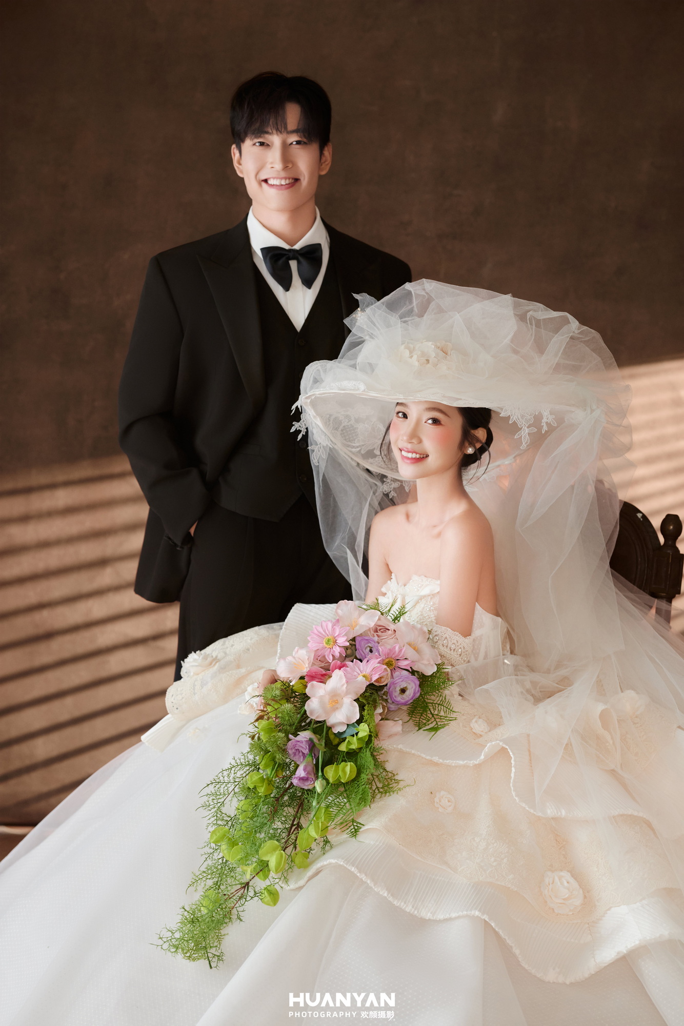 室内高级感风婚纱照实拍（漾波光系列）