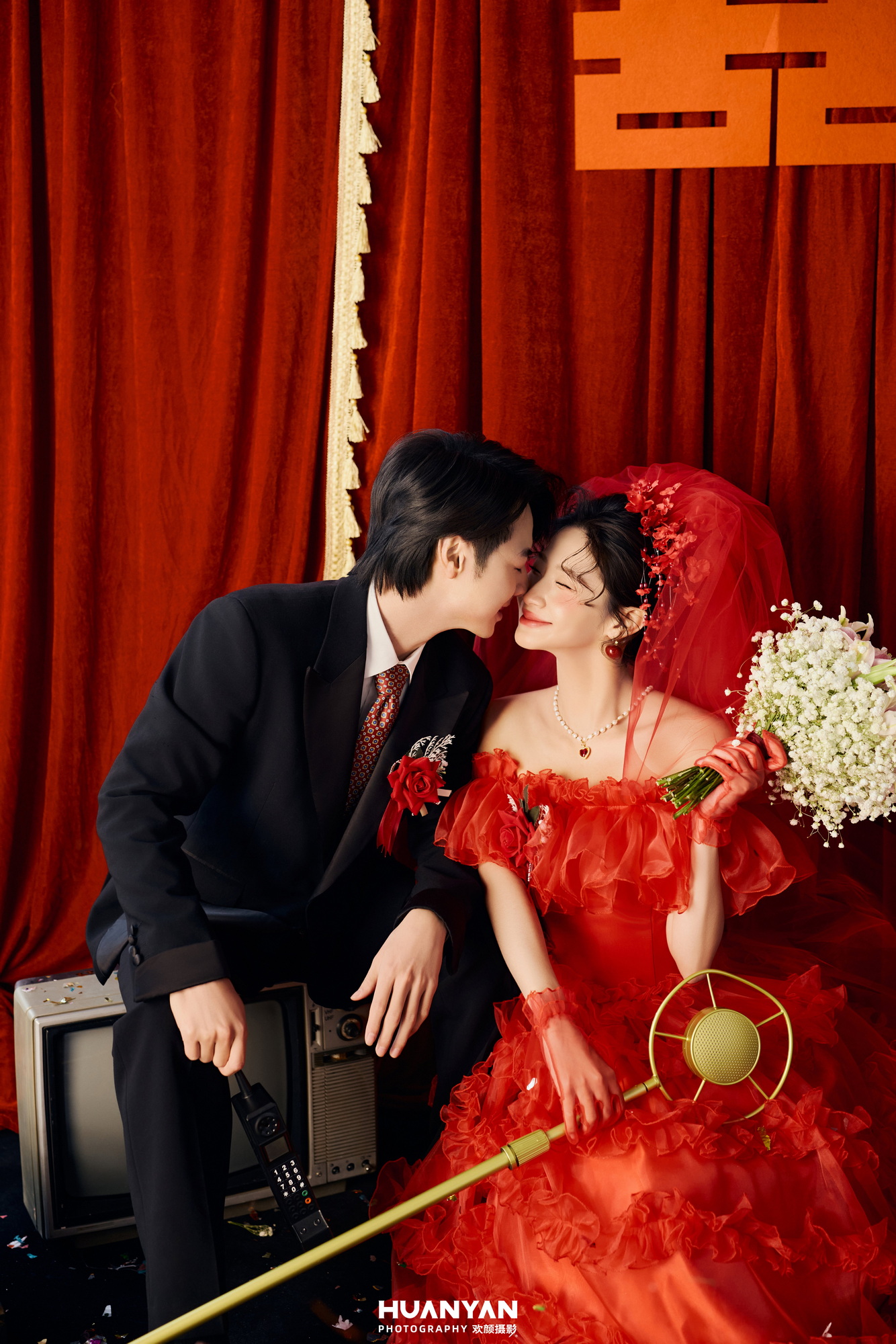 红禧绮梦，喜乐成双：喜嫁风婚纱照室内实拍