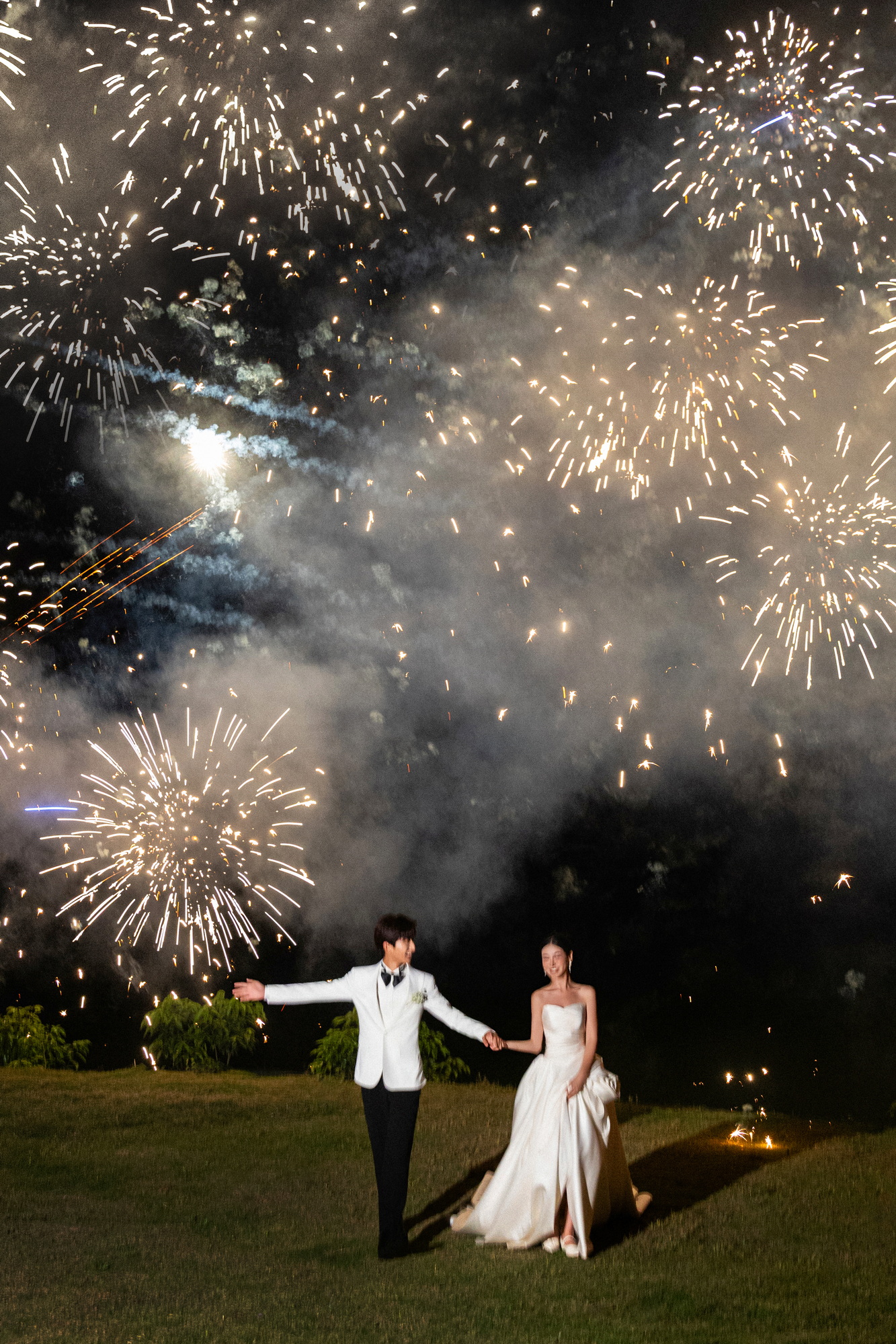 室内简约风婚纱照实拍（烟火予誓系列）