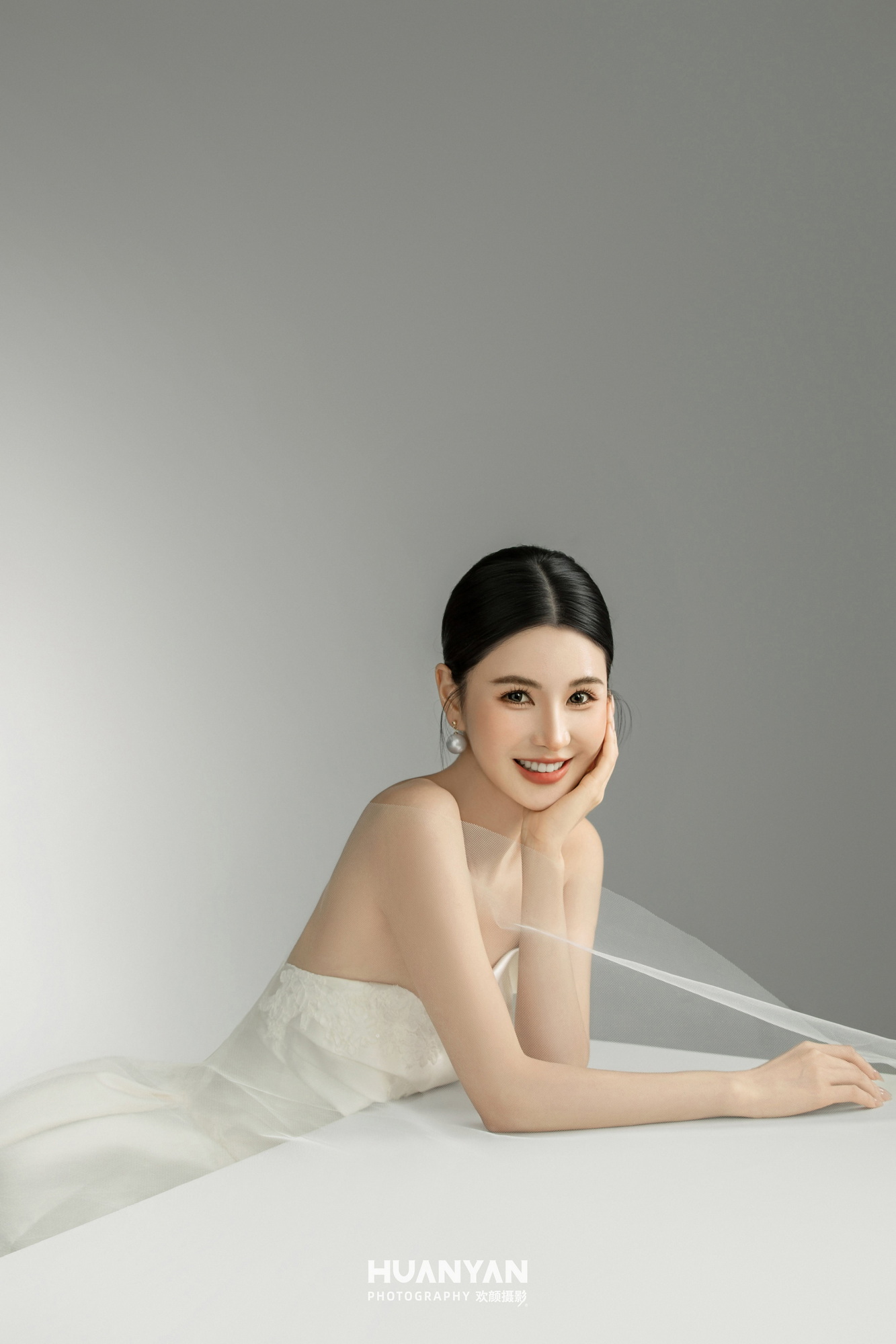 室内简约风婚纱照实拍（缎约系列）