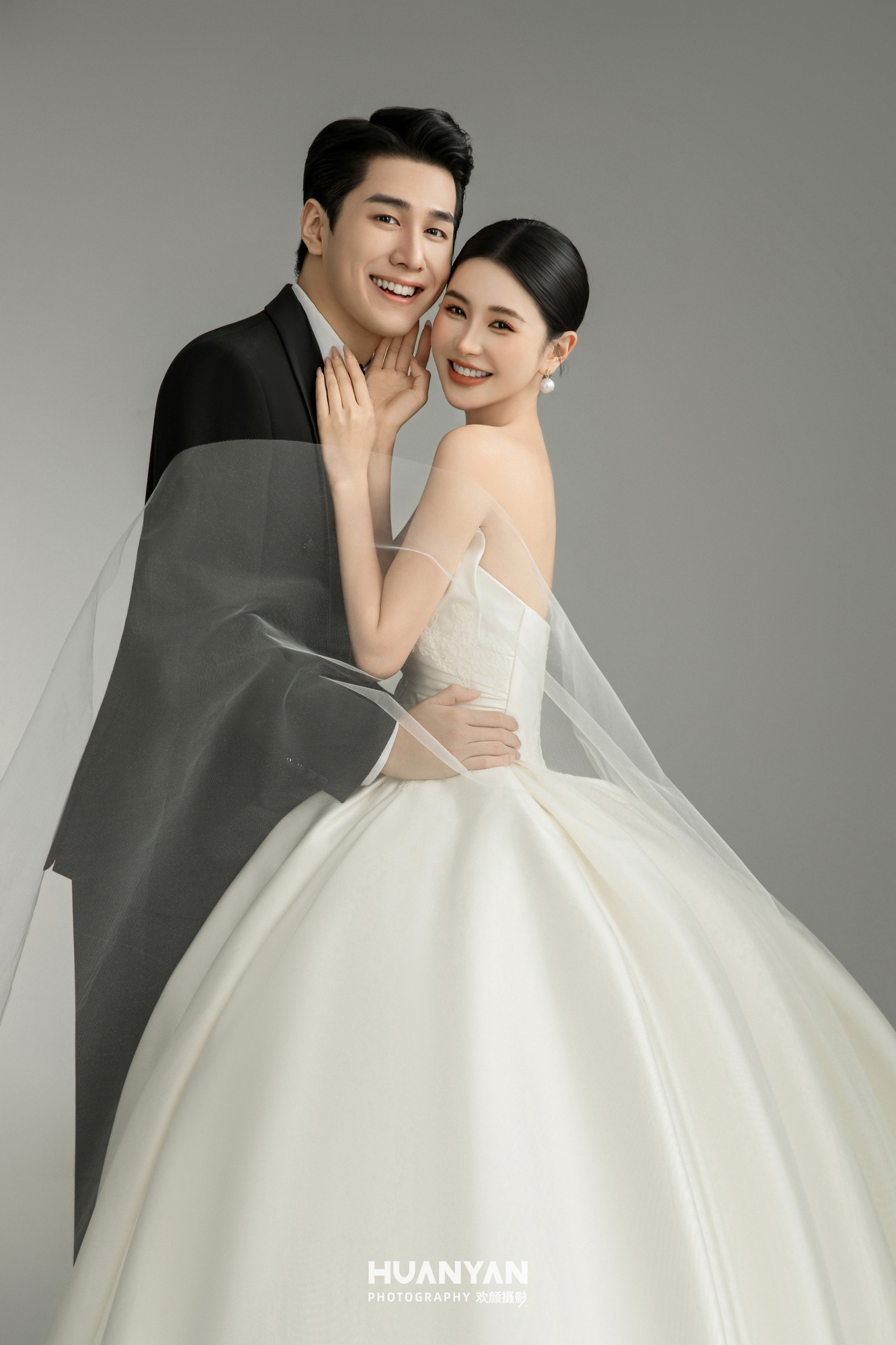 云序：简约风婚纱照室内实拍